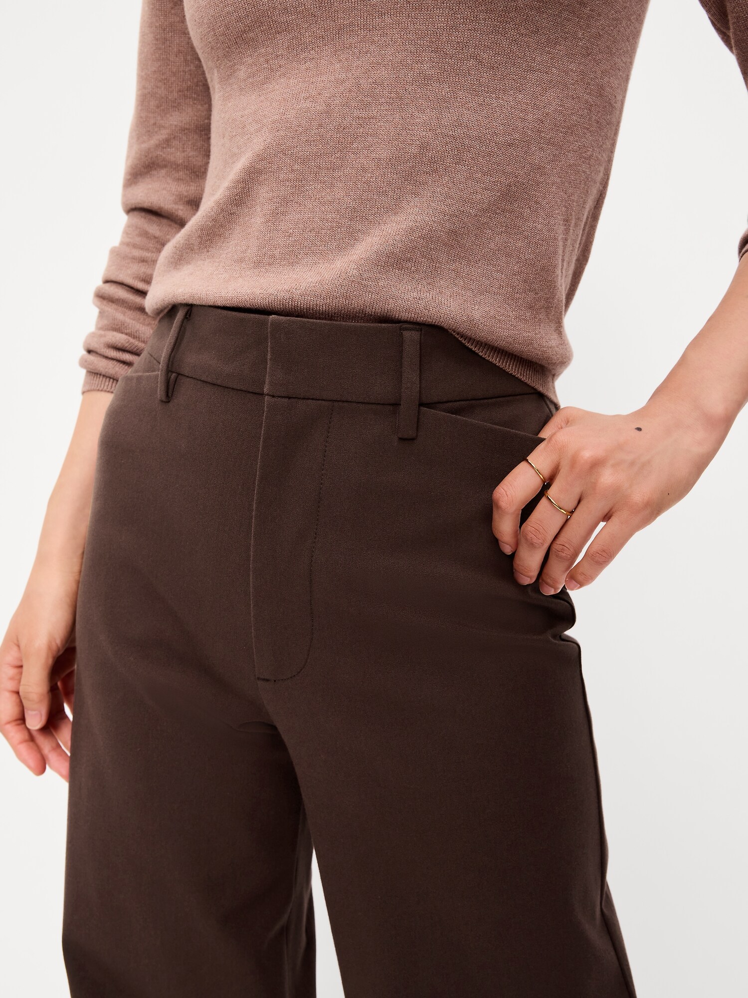 Женские брюки Old Navy High-Waisted Pull-On Pixie Wide Leg, цвет: Чёрный кофейный — фото 4
