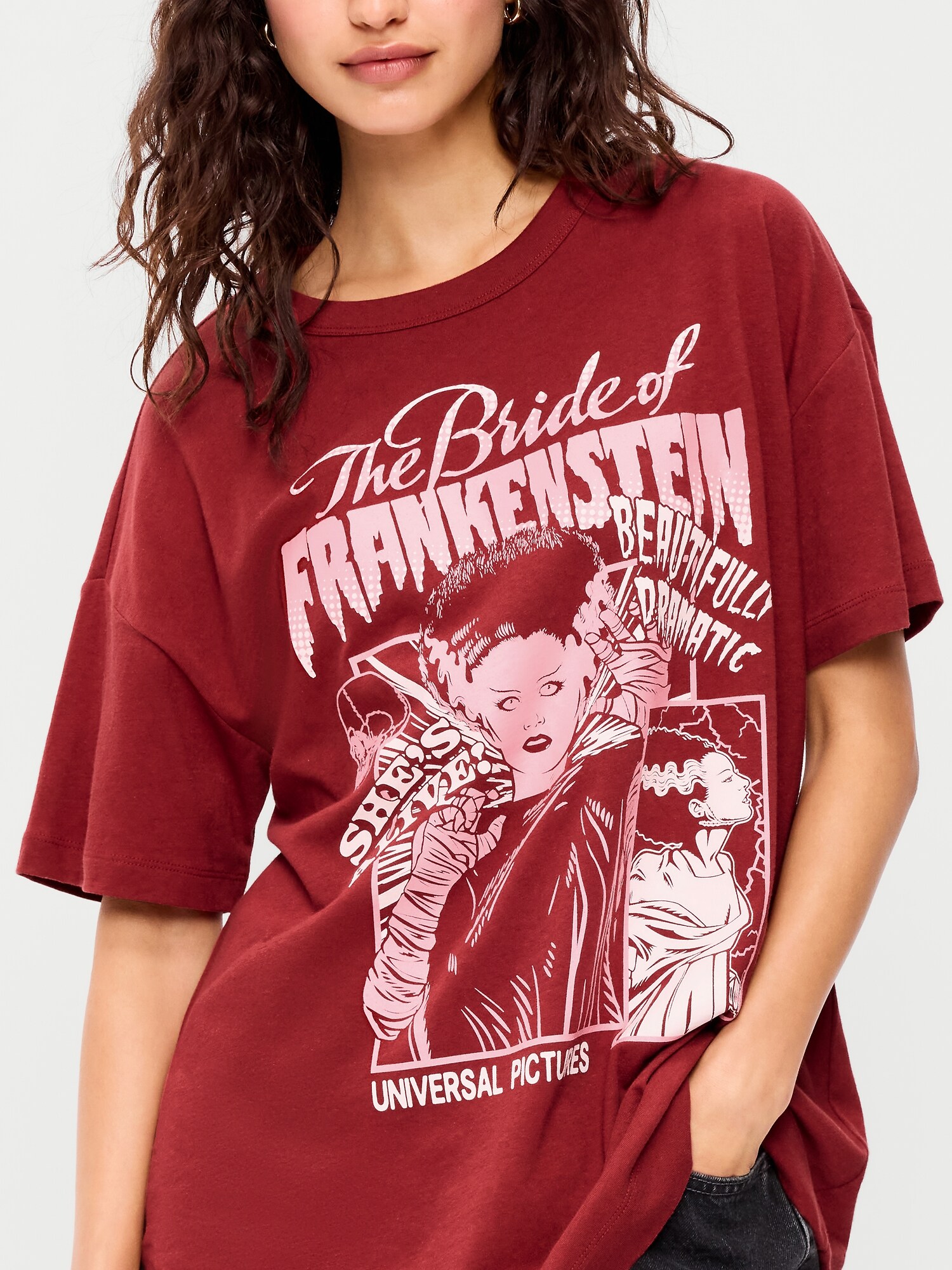 Женская футболка Old Navy Bride of Frankenstein™ Oversized Tunic, цвет: Ягодный — фото 3