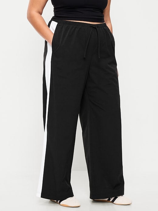 High-Waisted TrekTech Lightweight Woven Active Pants | Old Navy