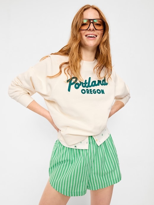 Image number 1 showing, Oversized Raglan Sweatshirt