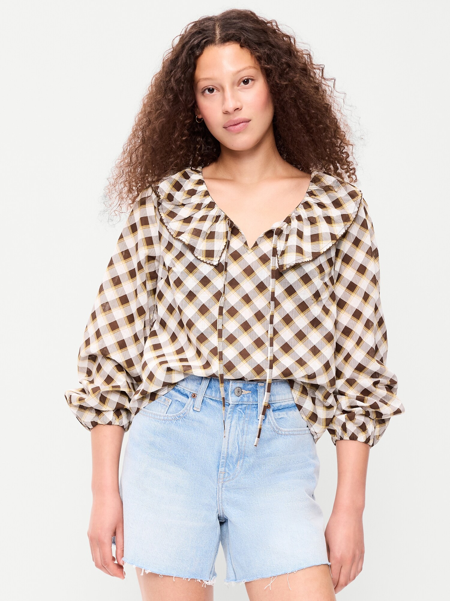Женский топ Old Navy Long-Sleeve Ruffle Tie-Neck Top, цвет: Коричневый клетчатый — фото 3
