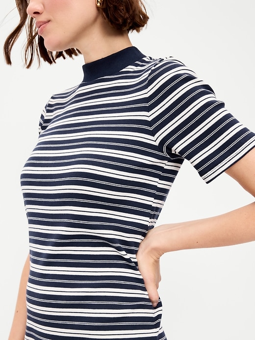 bodycon dress old navy Maternity Short-Sleeve Bodycon Dress