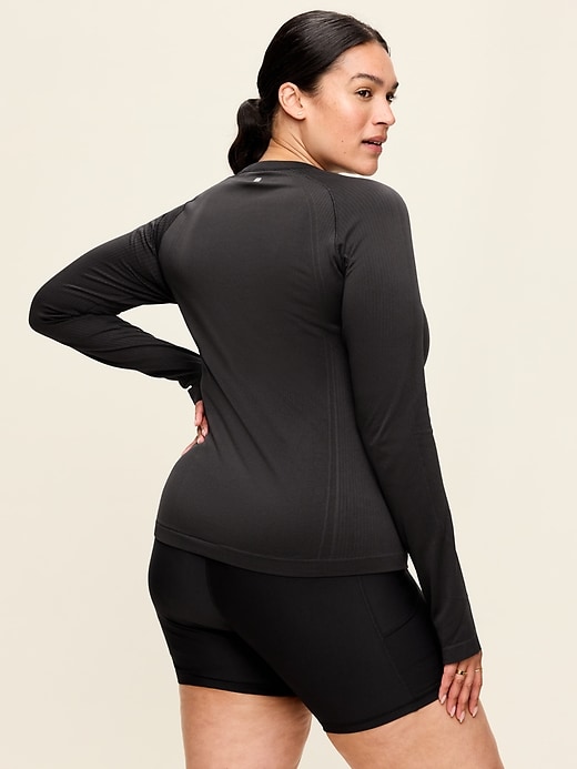 Image number 8 showing, Fluid Seamless Fitted Top