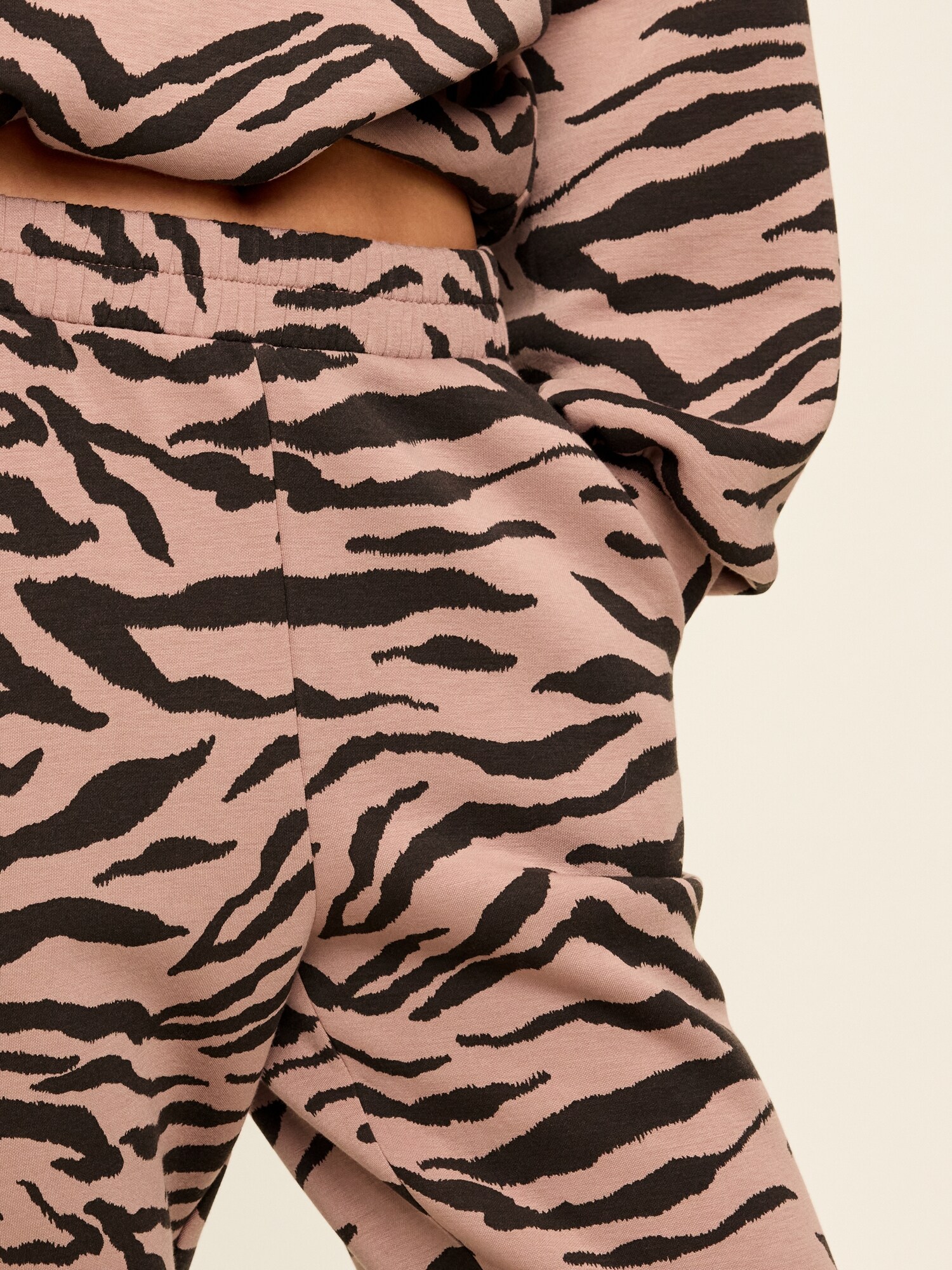 Женские брюки Old Navy High-Waisted Bounce Fleece Jogger Sweatpants, цвет: С принтом — фото 4