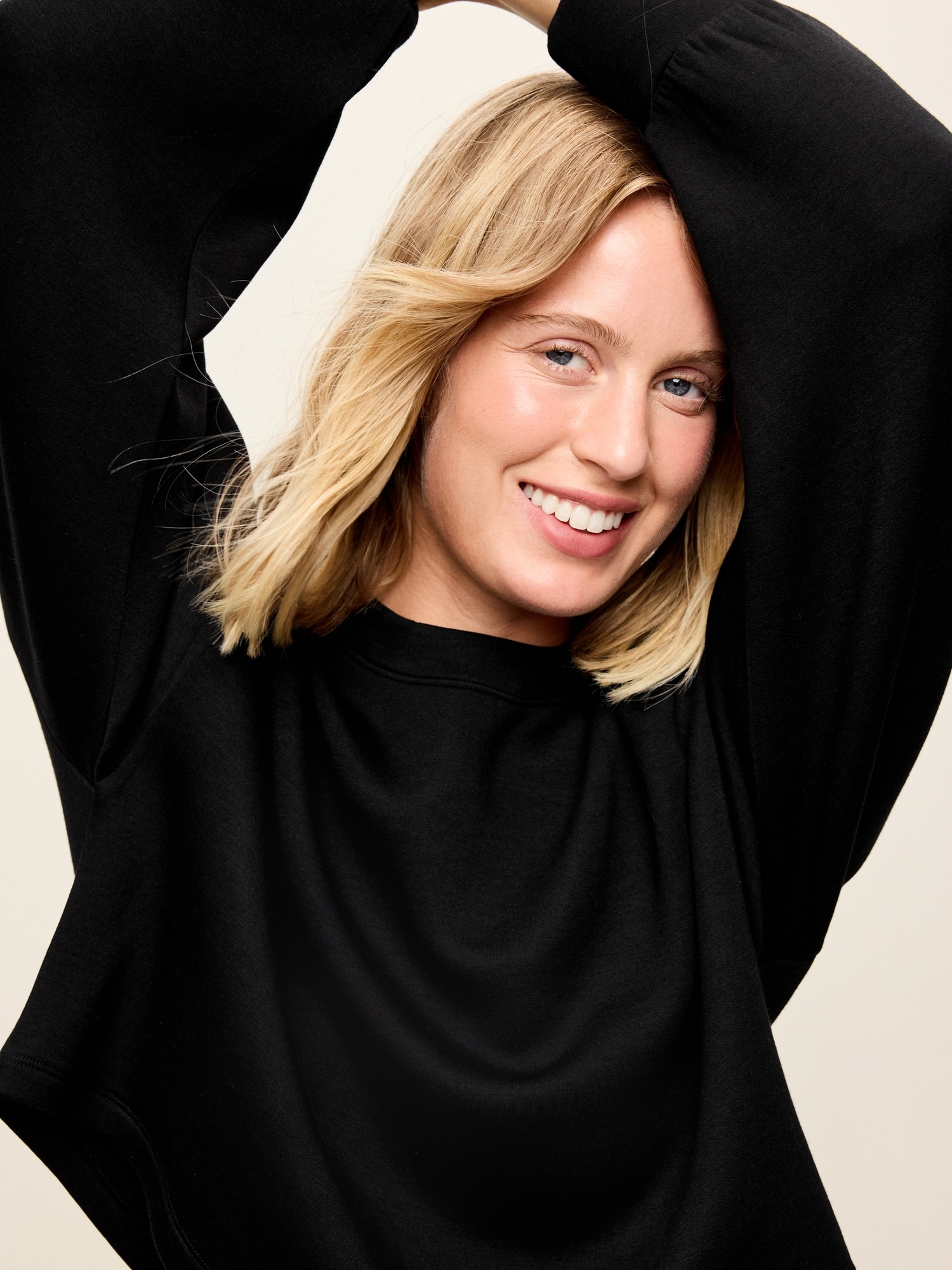 Bounce Fleece Crew-Neck Cropped Sweatshirt