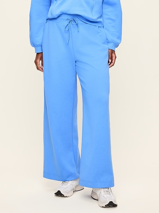 Image number 5 showing, Extra High-Waisted Dynamic Fleece Wide-Leg Sweatpants