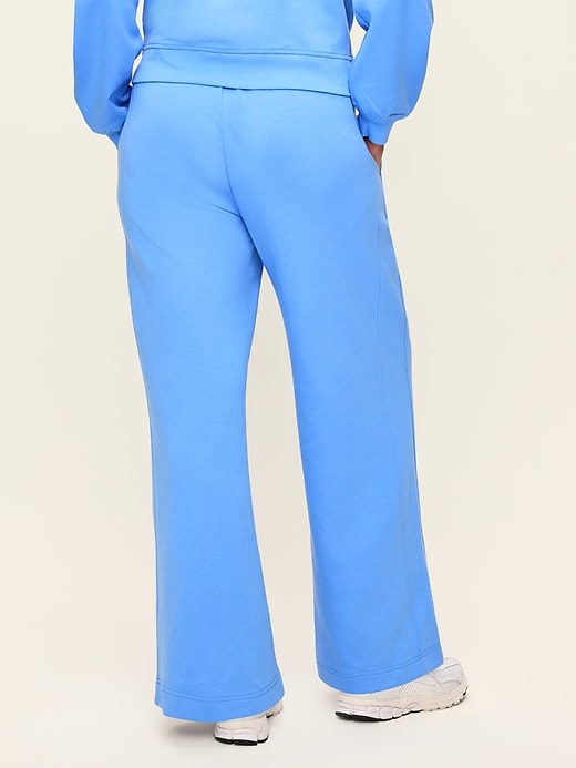 Image number 6 showing, Extra High-Waisted Dynamic Fleece Wide-Leg Sweatpants