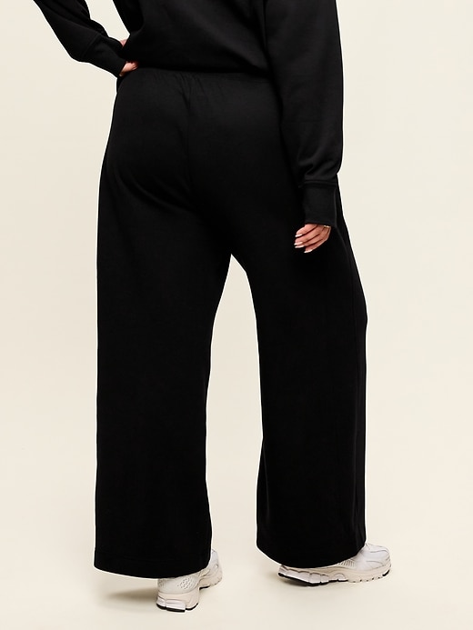Image number 3 showing, Extra High-Waisted Dynamic Fleece Wide-Leg Sweatpants