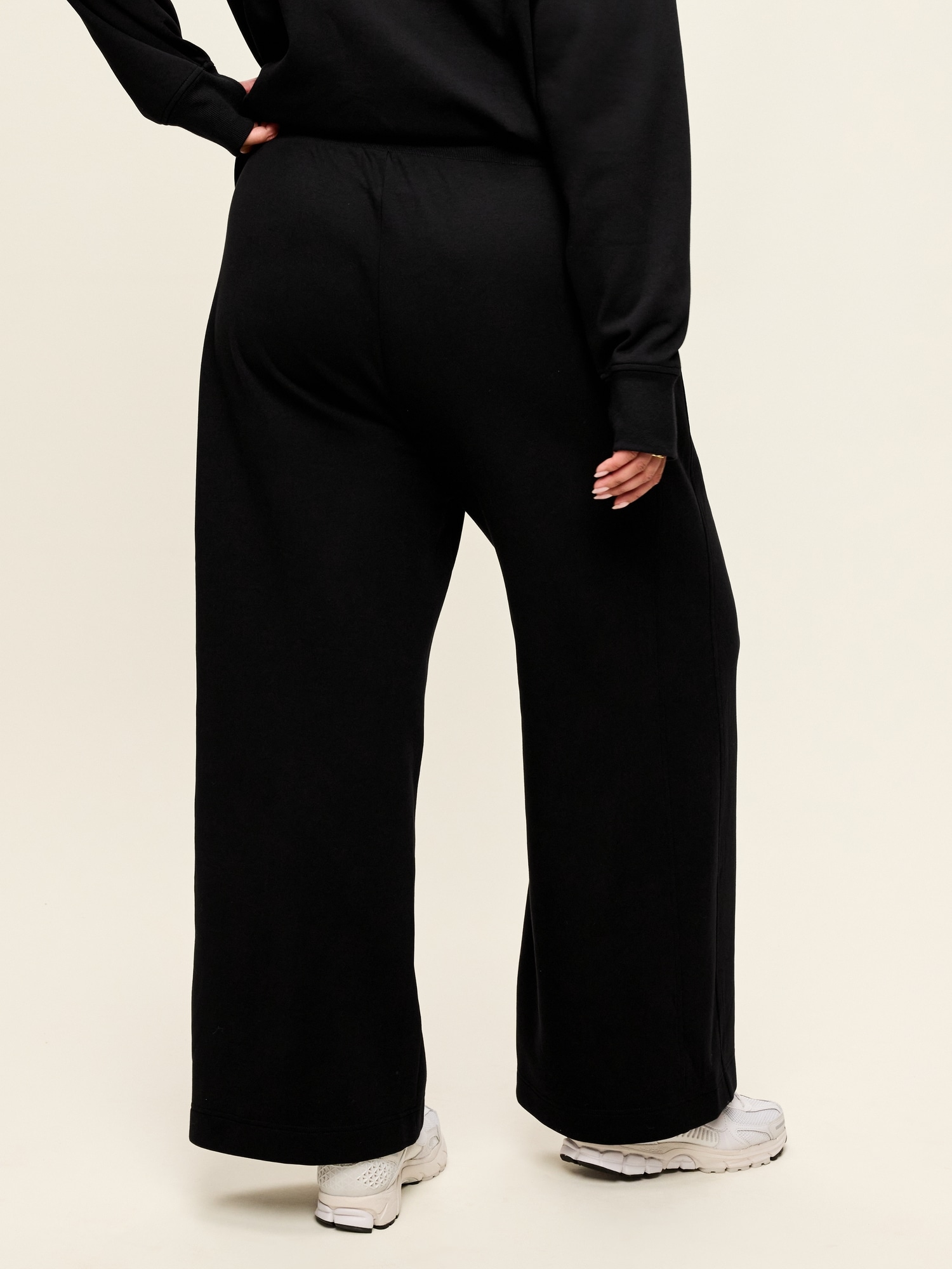 Extra High-Waisted Dynamic Fleece Wide-Leg Sweatpants