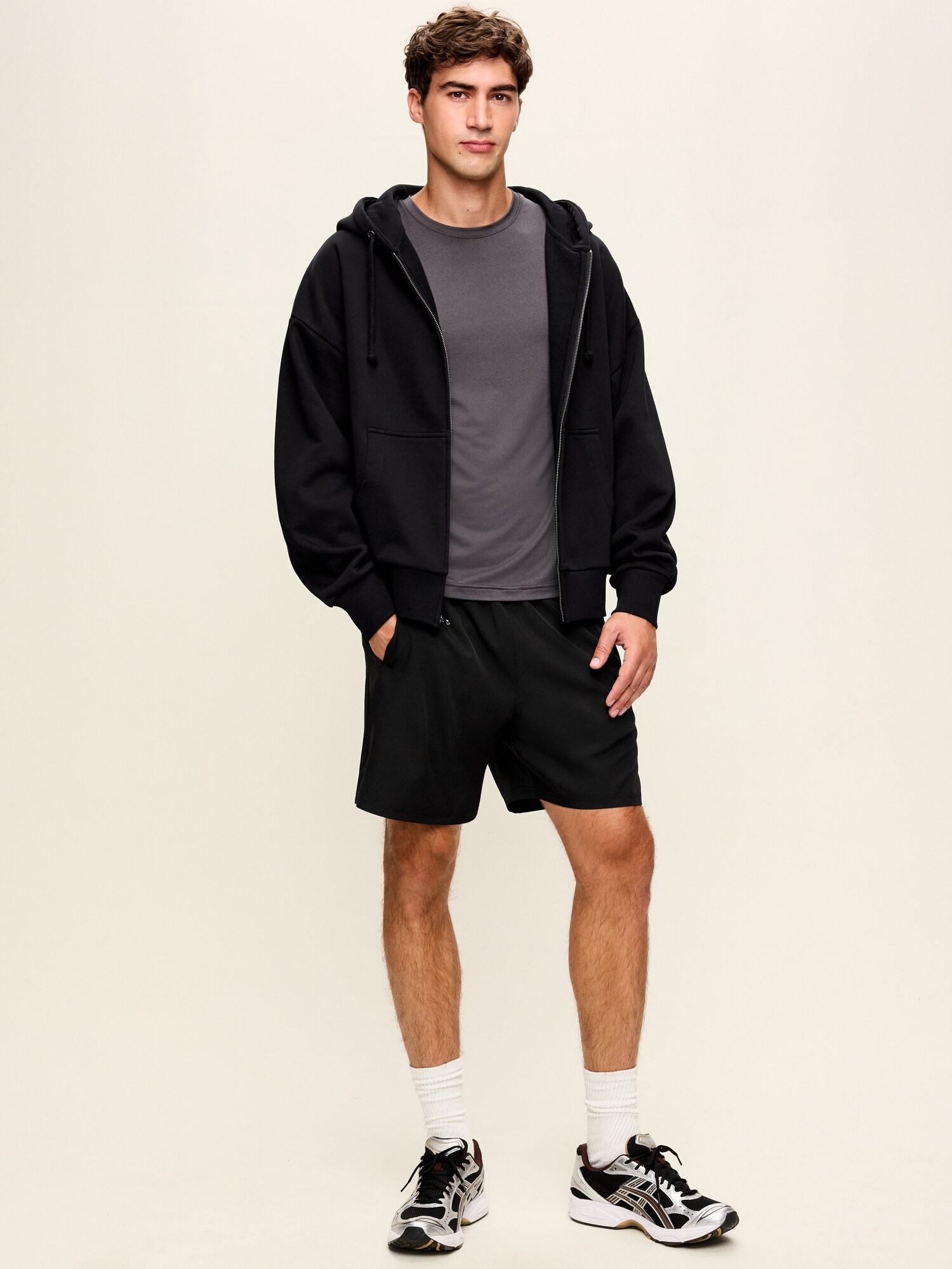 Мужские шорты Old Navy StretchTech Workout Shorts -- 7-inch inseam, цвет: Чёрный, вариант 1 — фото 2