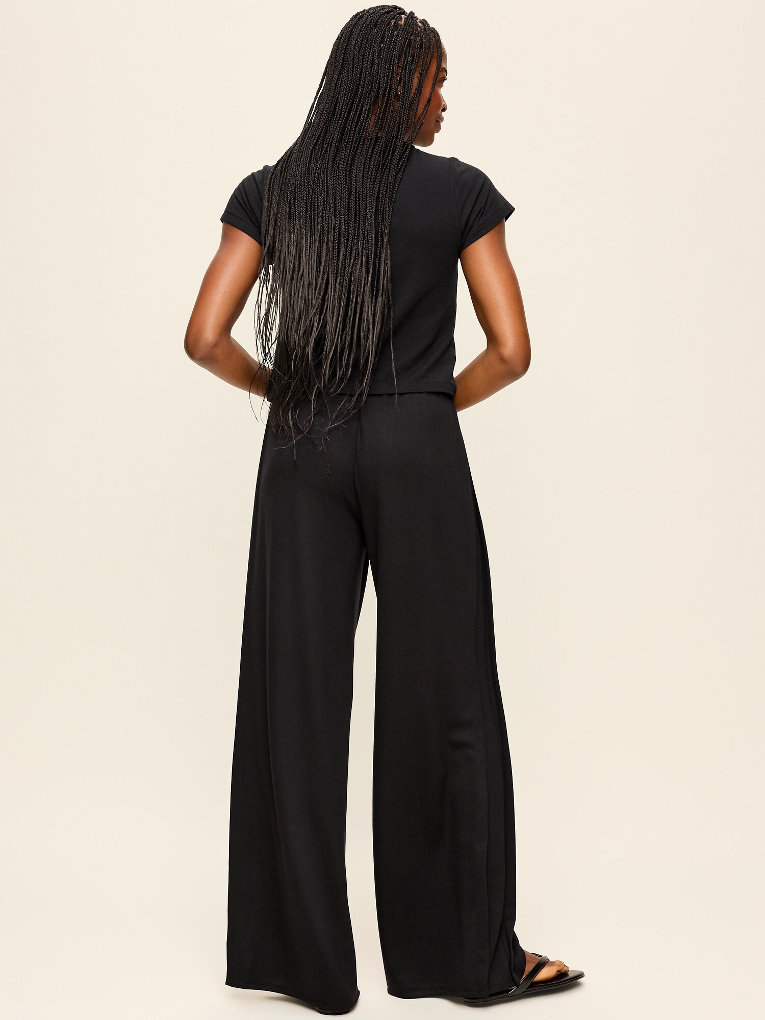Женские брюки Old Navy High-Waisted Bounce Lite Drapey Wide-Leg Pleated, цвет: Чёрный — фото 3