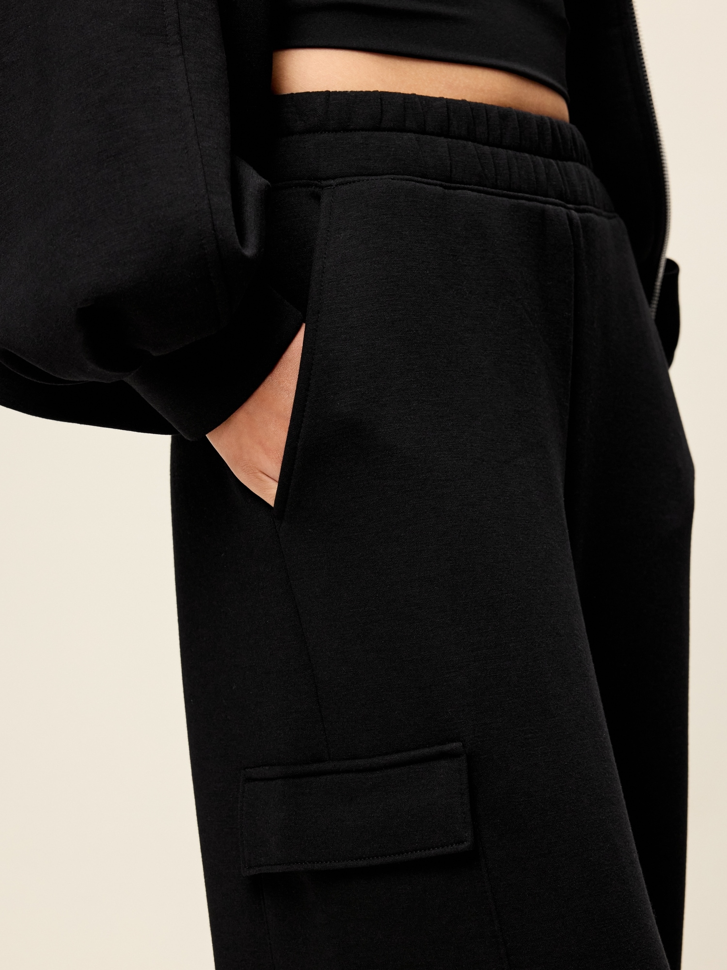 High-Waisted Bounce Fleece Wide-Leg Cargo Sweatpants