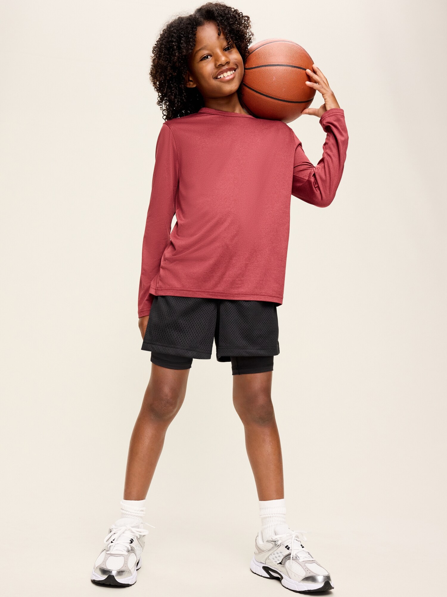 Шорты Old Navy 2-In-1 Mesh Performance Shorts для мальчиков, цвет: Чёрный — фото 3
