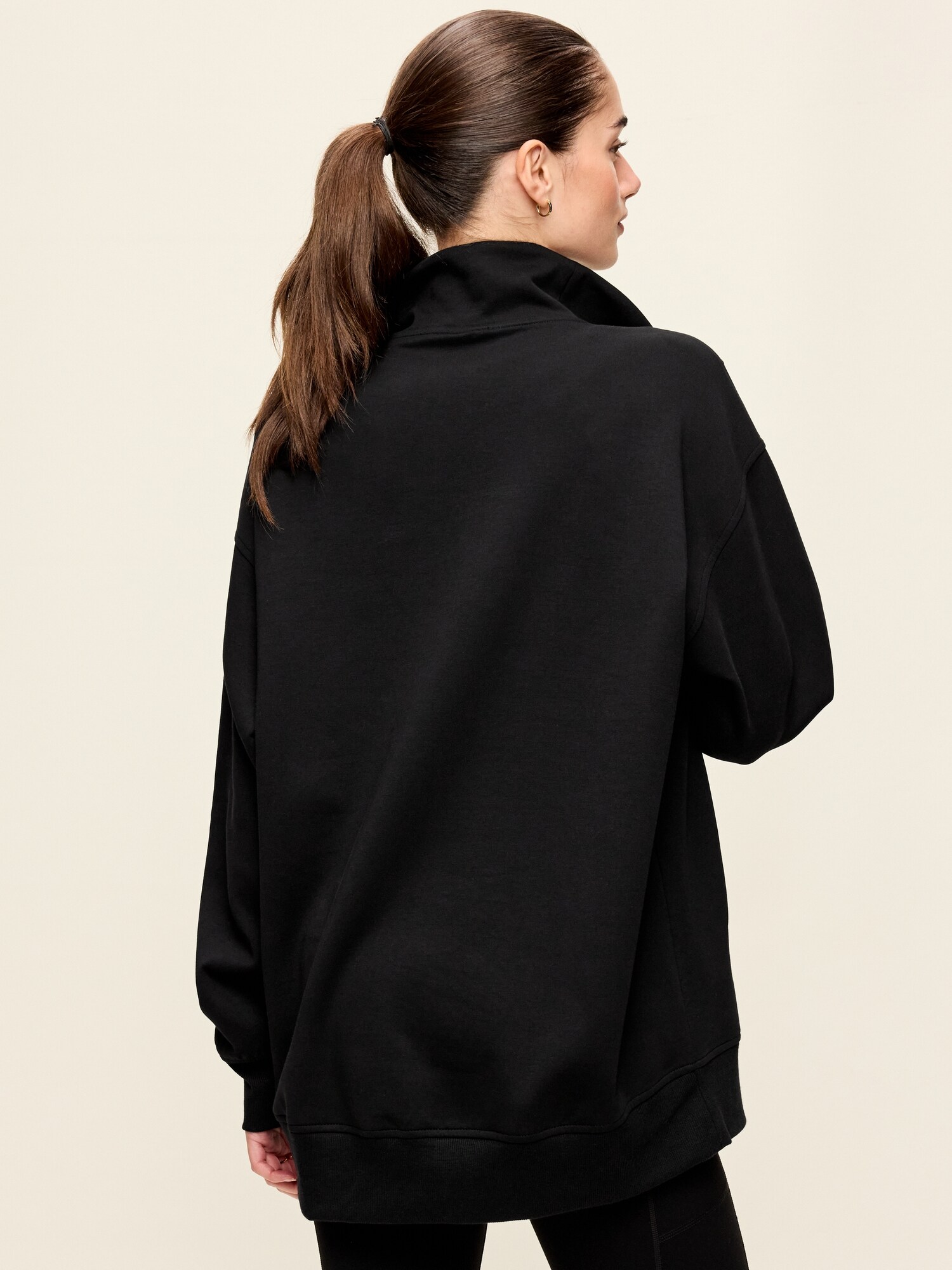 Женский свитшот Old Navy Dynamic Fleece Half-Zip Tunic, цвет: Чёрный — фото 2