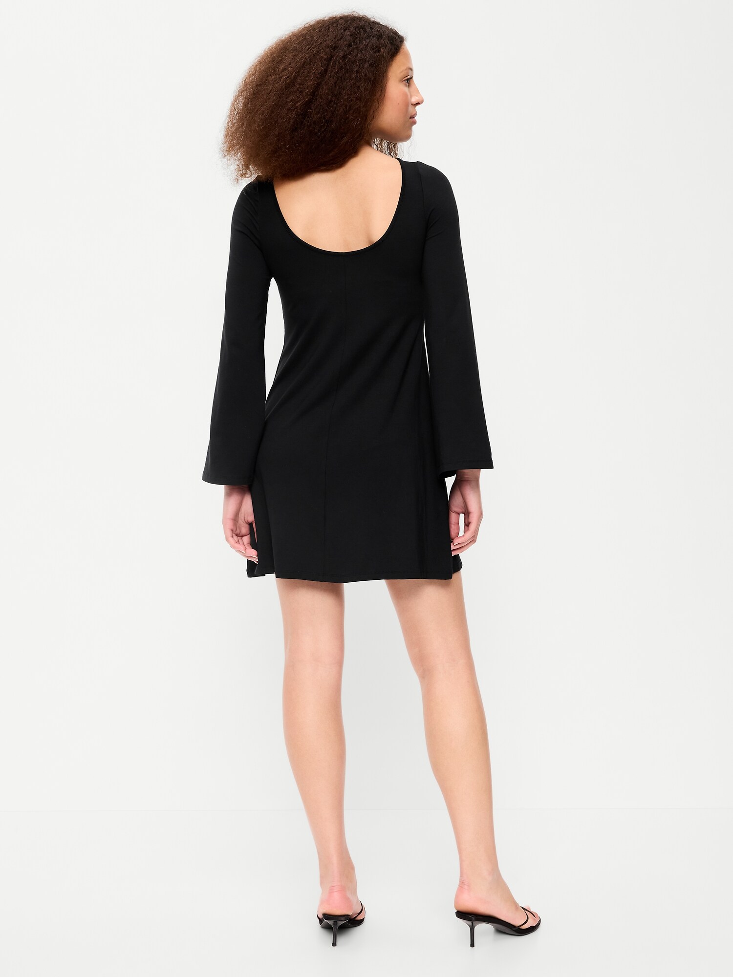 Женское платье Old Navy Low-Back Flare Mini, цвет: Чёрный — фото 2