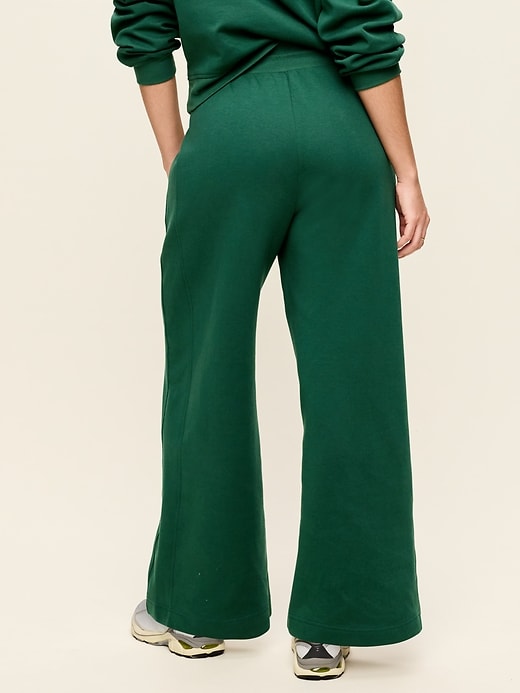Image number 6 showing, Extra High-Waisted Dynamic Fleece Wide-Leg Sweatpants