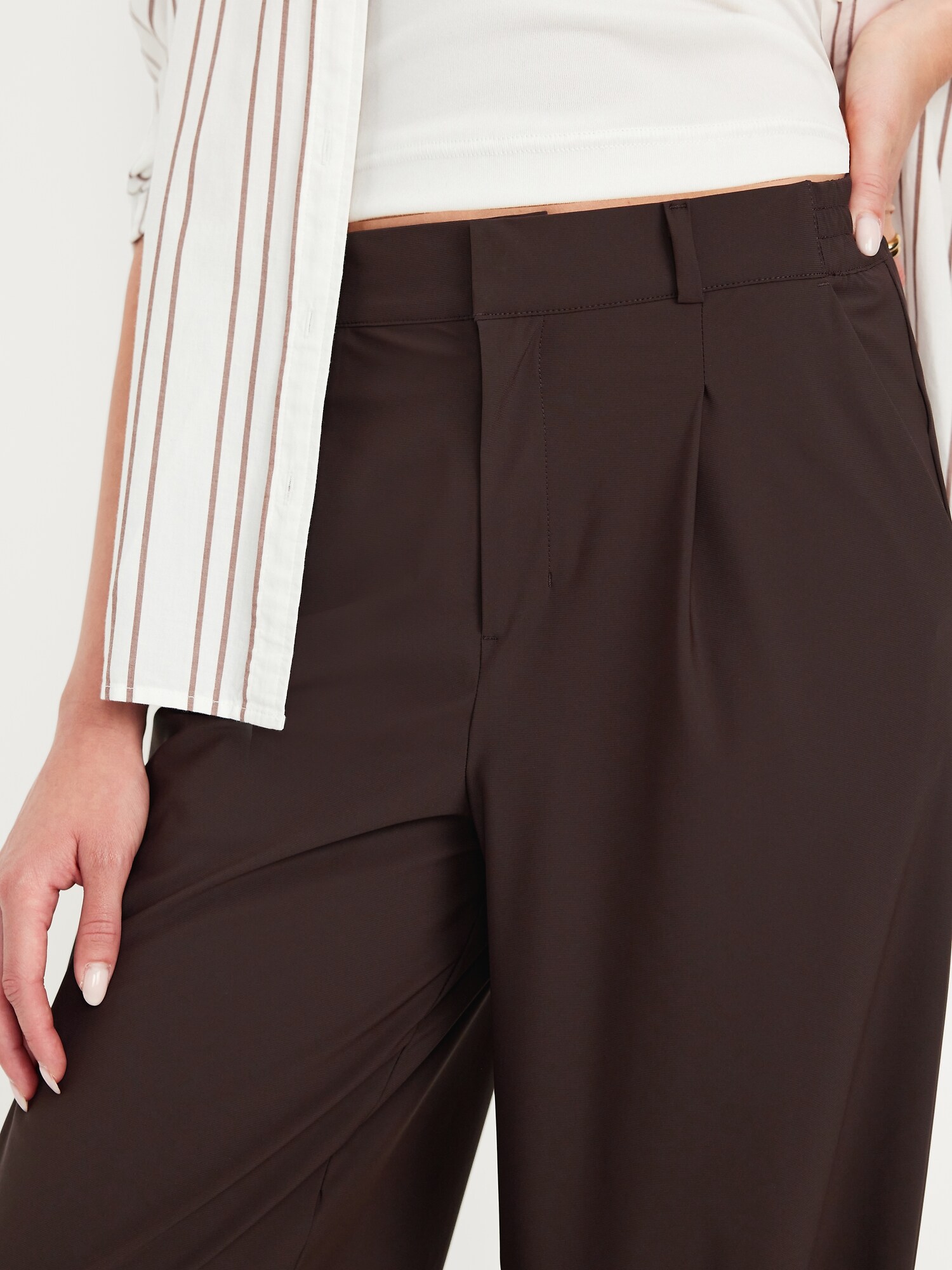 Женские брюки Old Navy High-Waisted SleekTech Trouser, цвет: Чёрный кофейный — фото 4