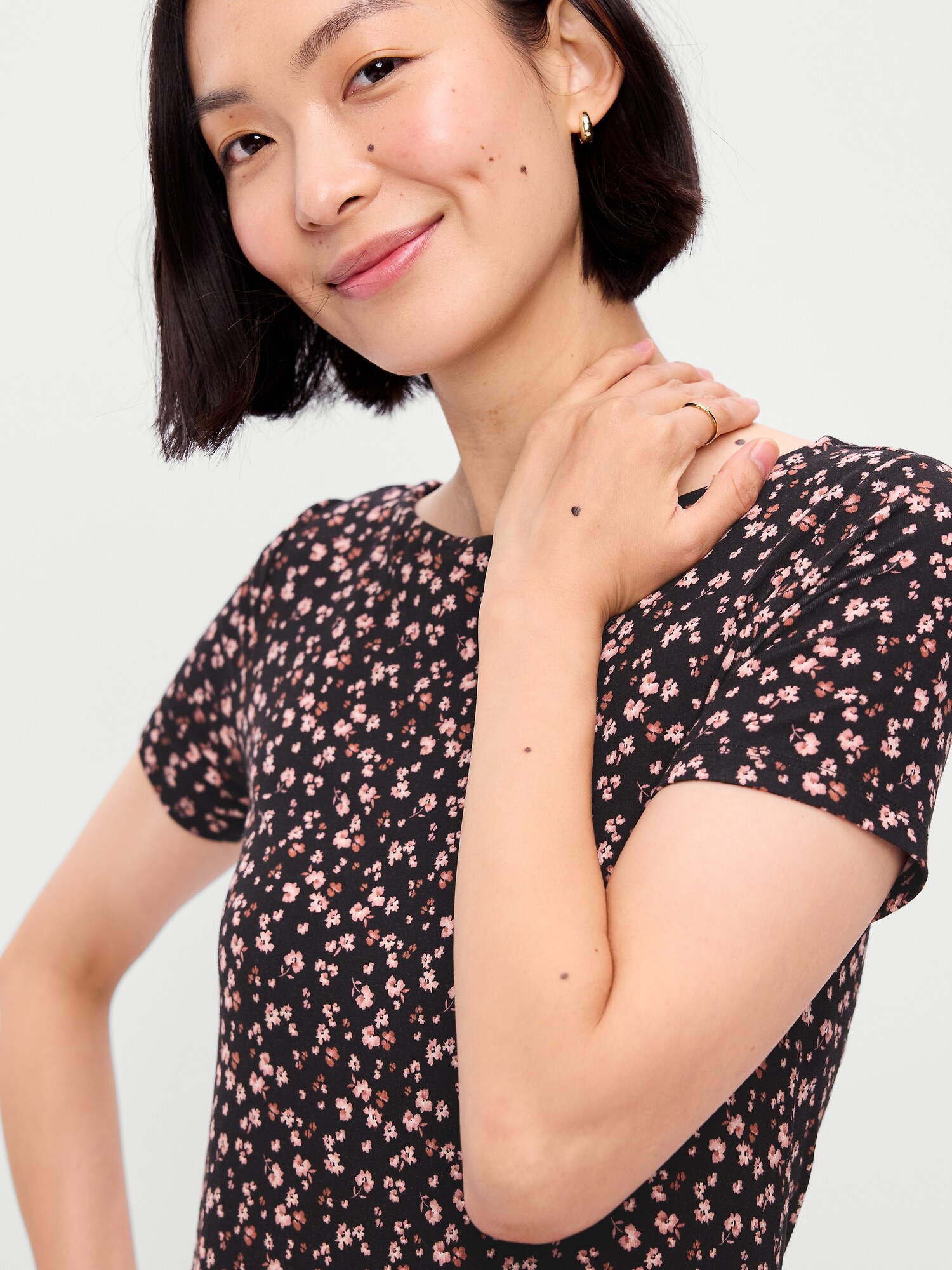 Женское платье Old Navy Short-Sleeve Mini Swing, цвет: Чёрный с принтом — фото 4