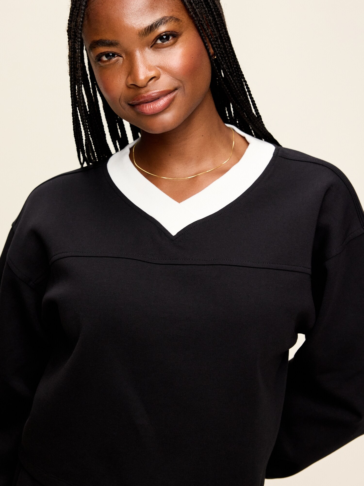 Женский свитшот Old Navy Dynamic Fleece Oversized Cropped Sweatshirt, цвет: Чёрный — фото 4