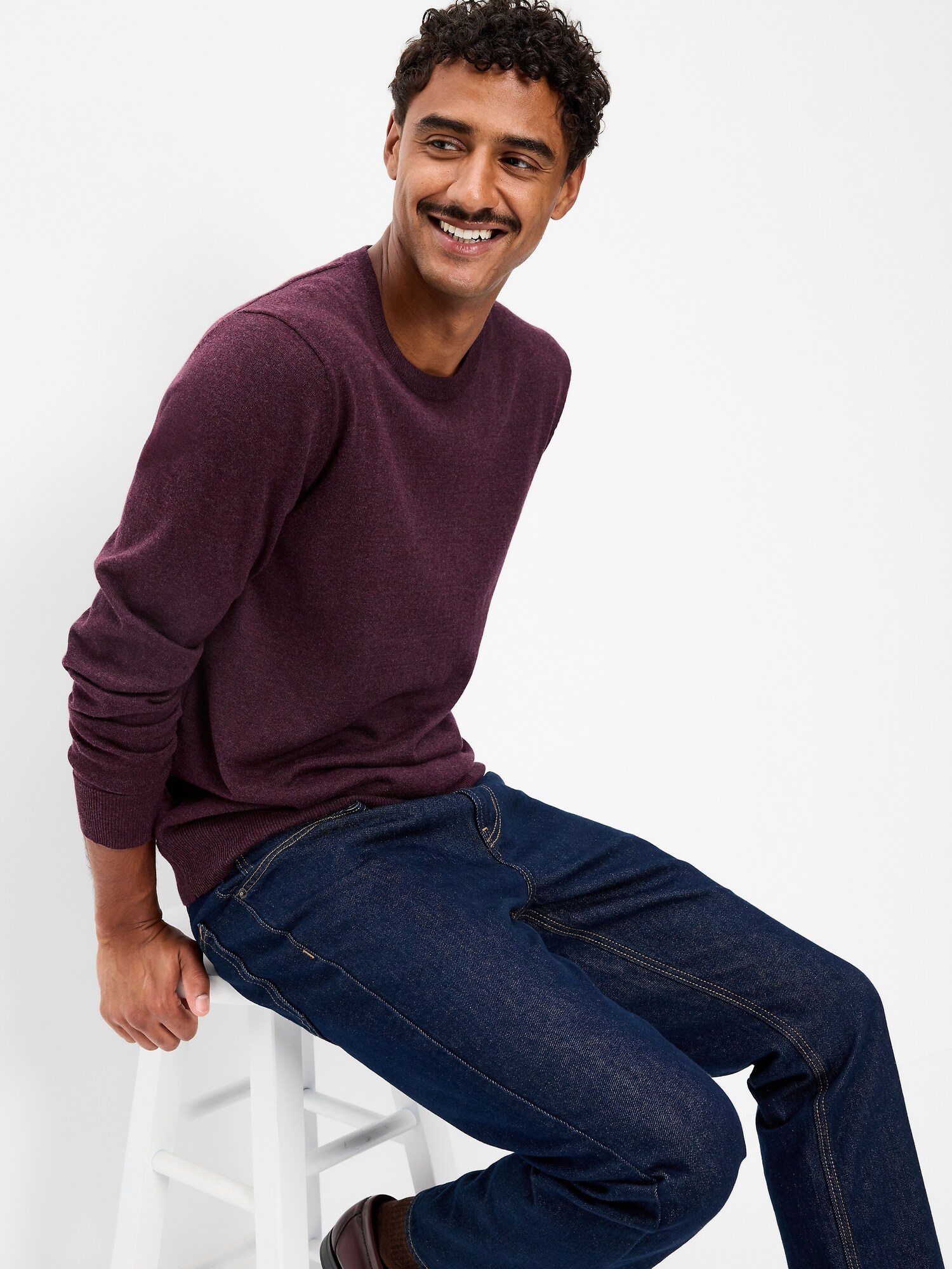 Мужской свитер Old Navy Washed Crew-Neck, цвет: Состаренный бордовый — фото 3