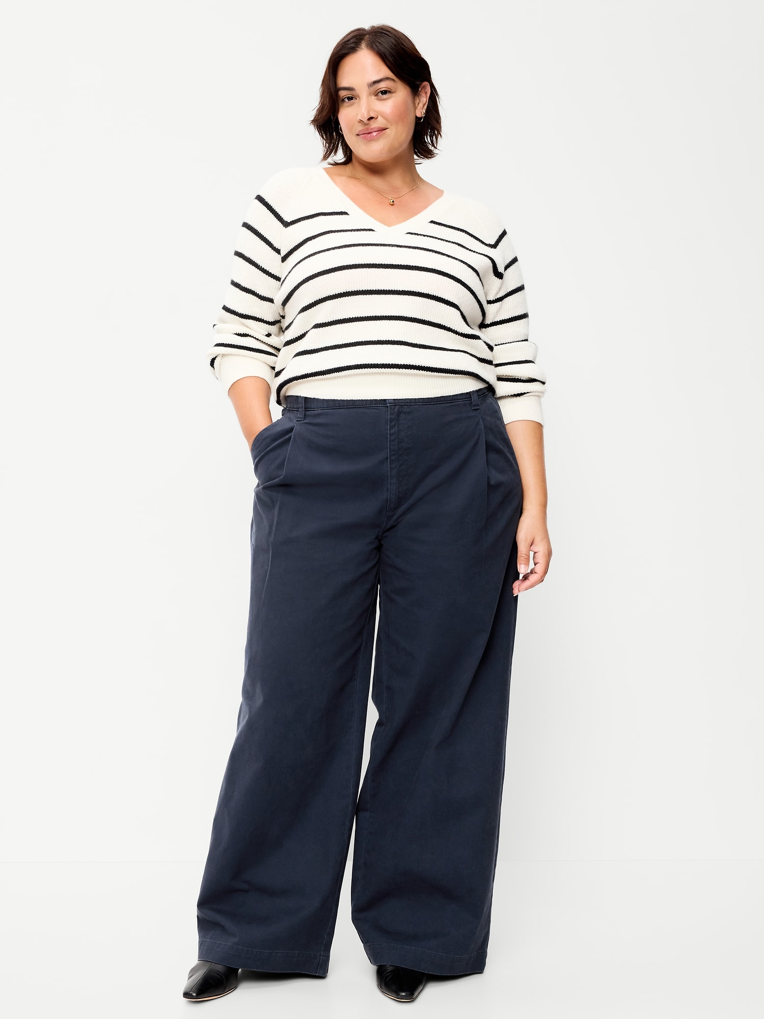 Mid-Rise Pleated Wide-Leg Pants