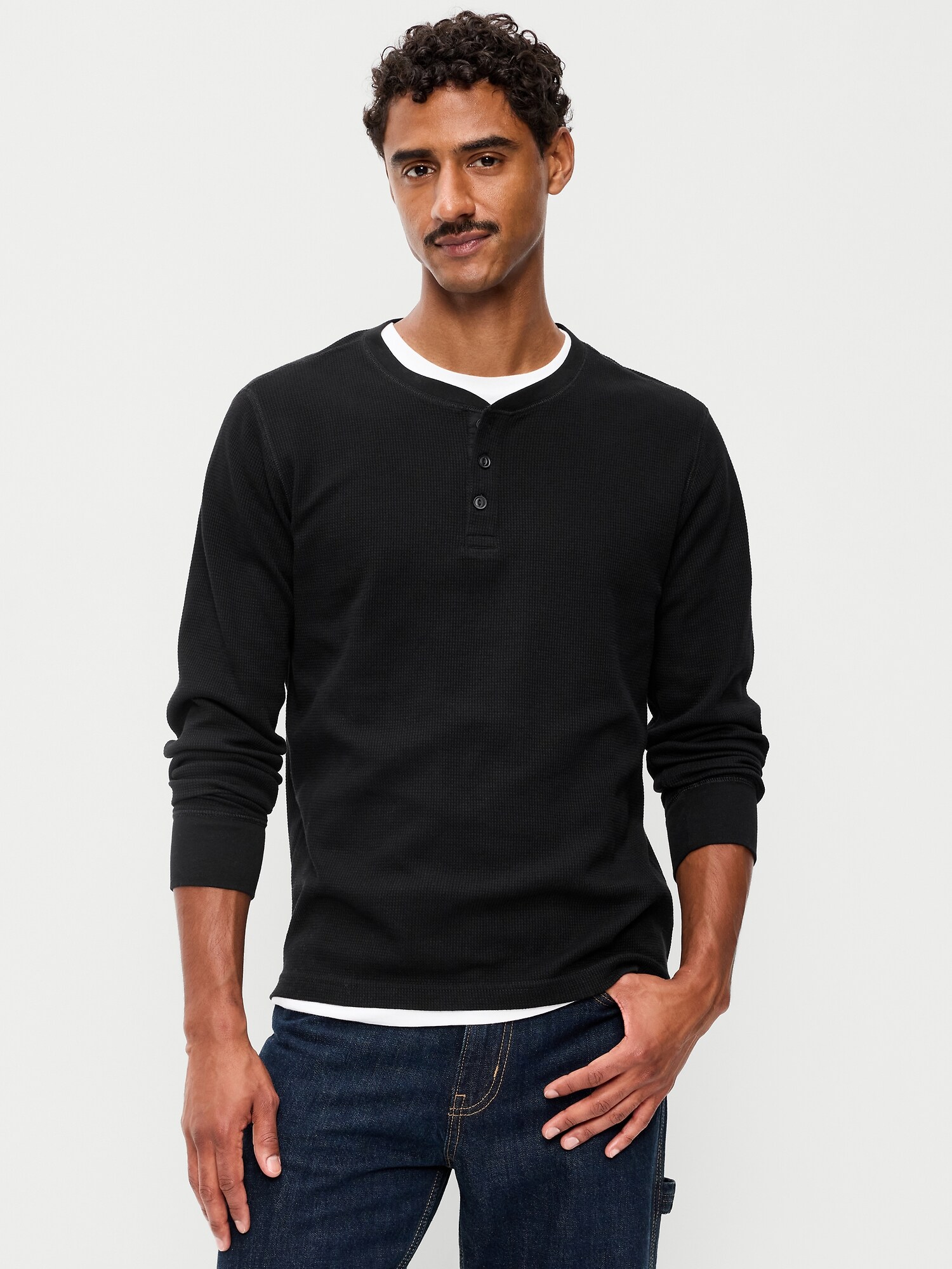 Мужская футболка Old Navy Long-Sleeve Waffle Henley, цвет: Чёрный