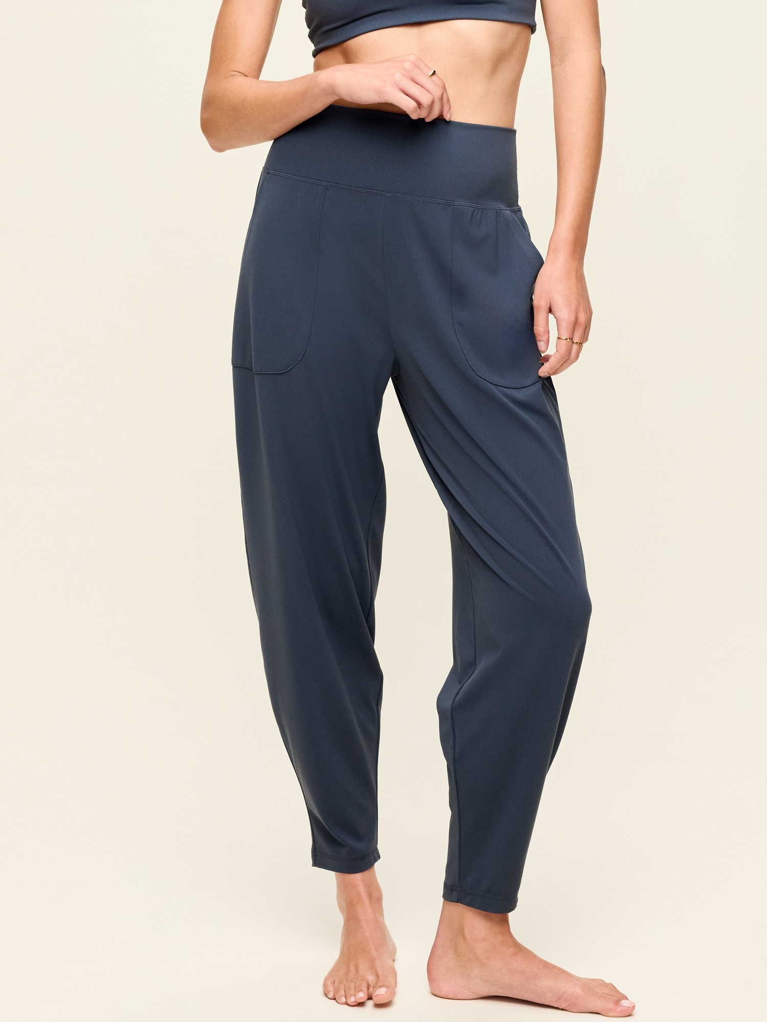 High-Waisted StudioSmooth Jogger