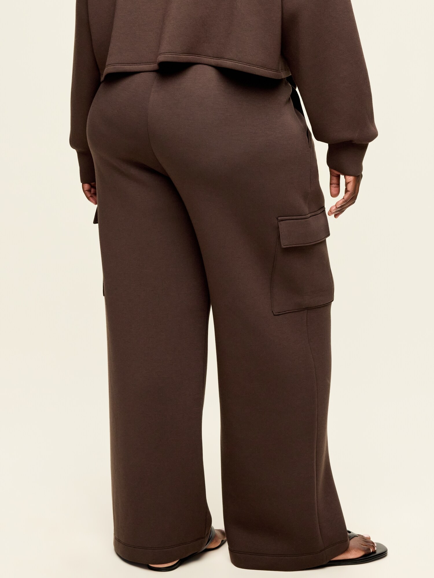 High-Waisted Bounce Fleece Wide-Leg Cargo Sweatpants