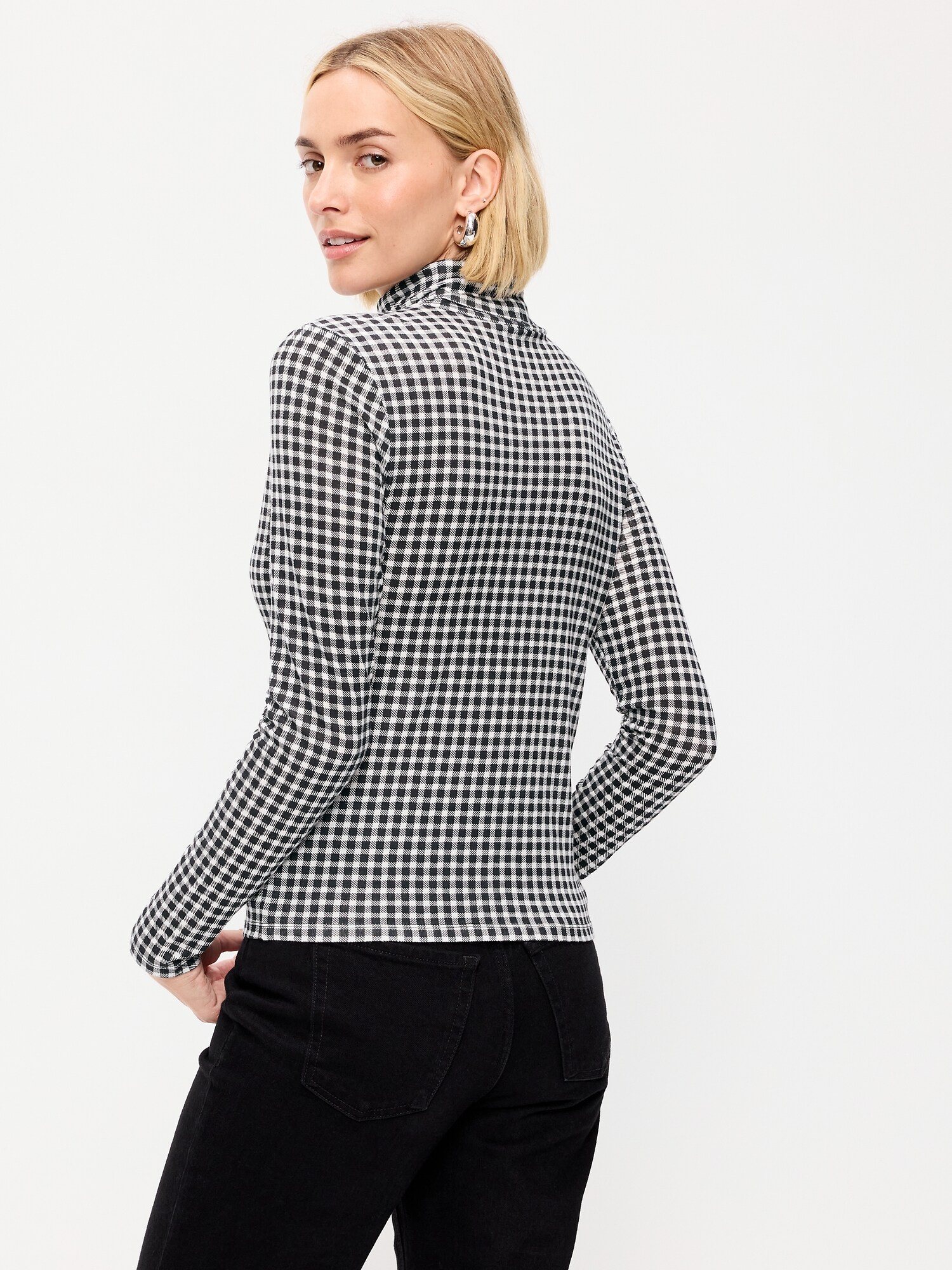 Женский топ Old Navy Slim-Fit Ribbed Turtleneck, цвет: Чёрный / Чёрный в мелкую клетку — фото 2
