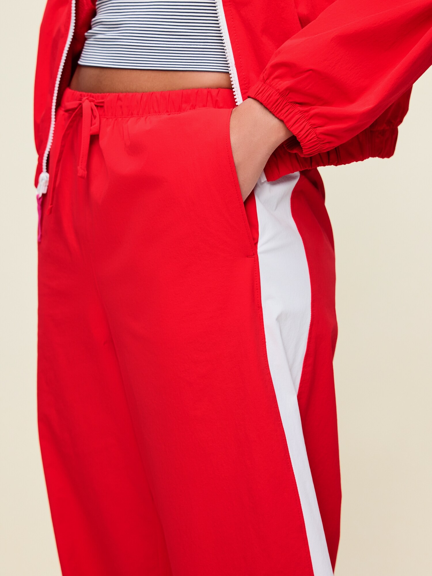 Женские брюки Old Navy High-Waisted TrekTech Lightweight Woven Active, цвет: Amaryllis — фото 4