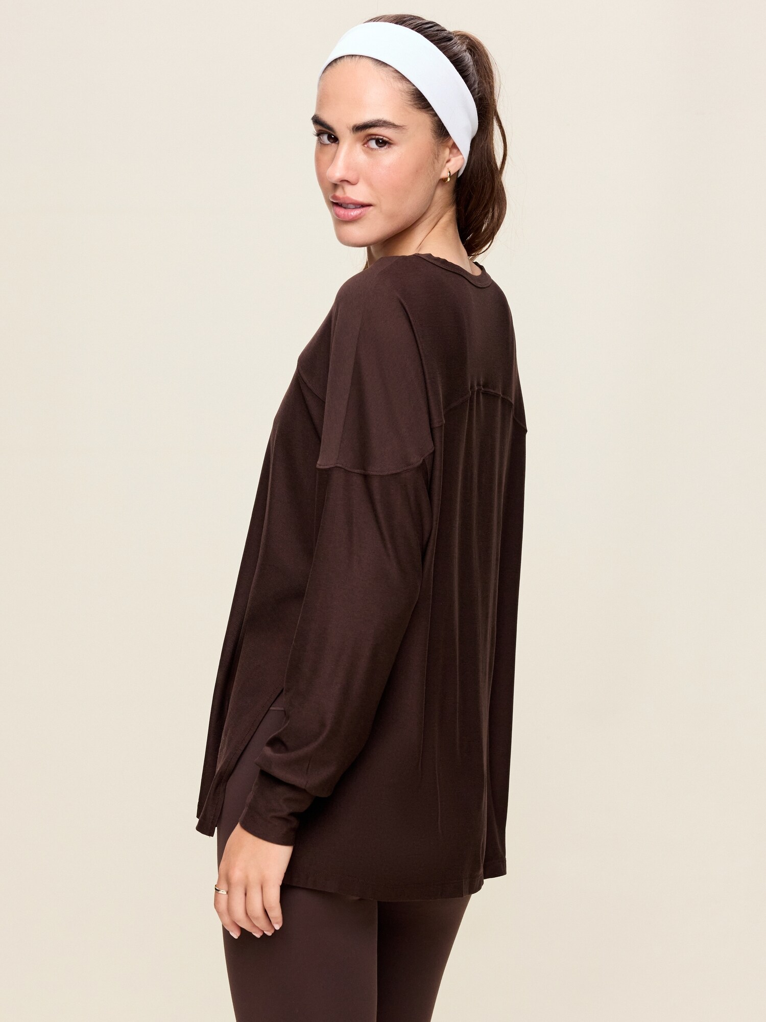 Женская туника Old Navy CloudMotion с длинным рукавом, цвет: Чёрный кофейный — фото 2