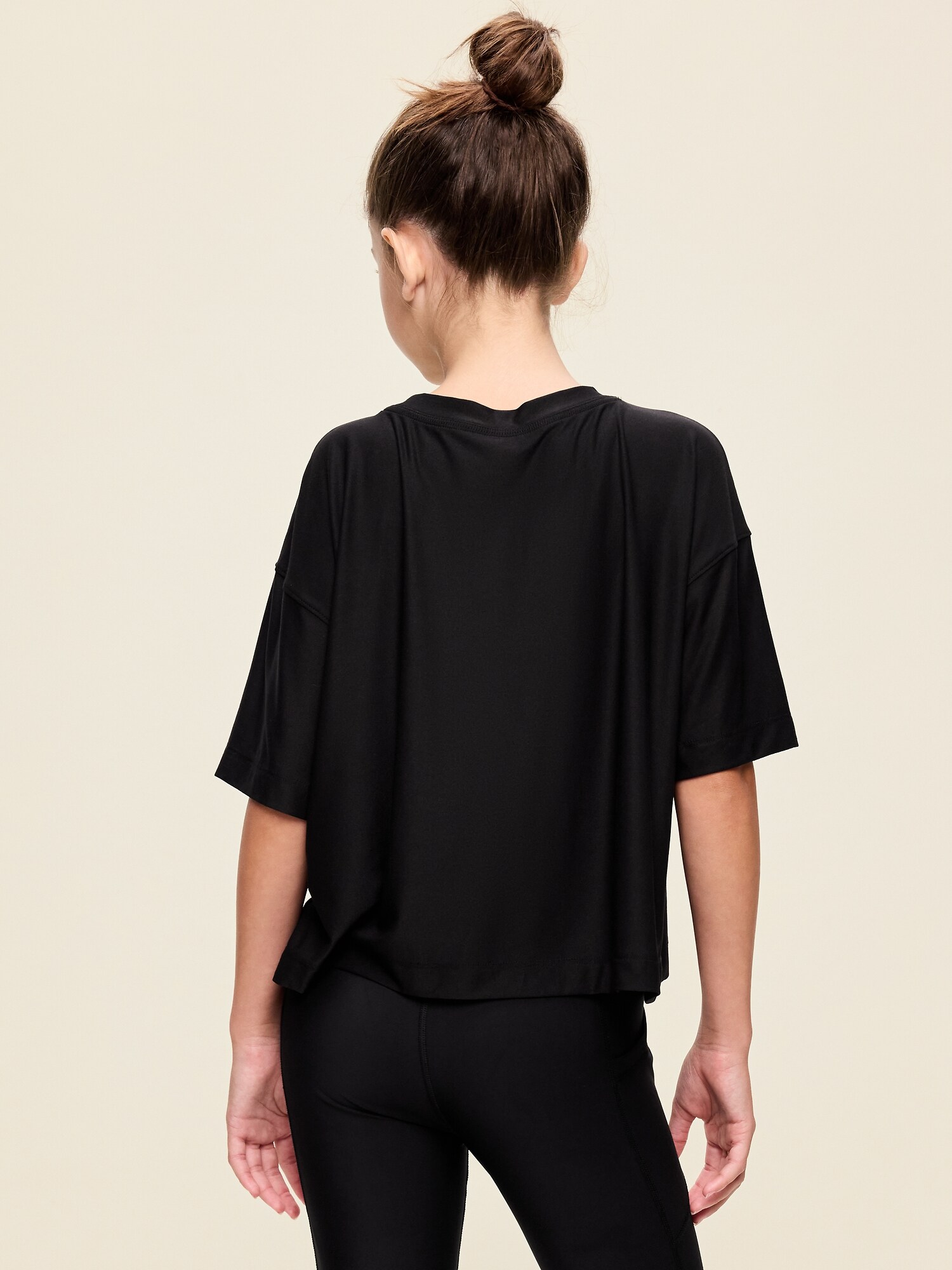 Футболка Old Navy CloudMotion Short-Sleeve Boxy T-Shirt для девочек, цвет: Чёрный — фото 2