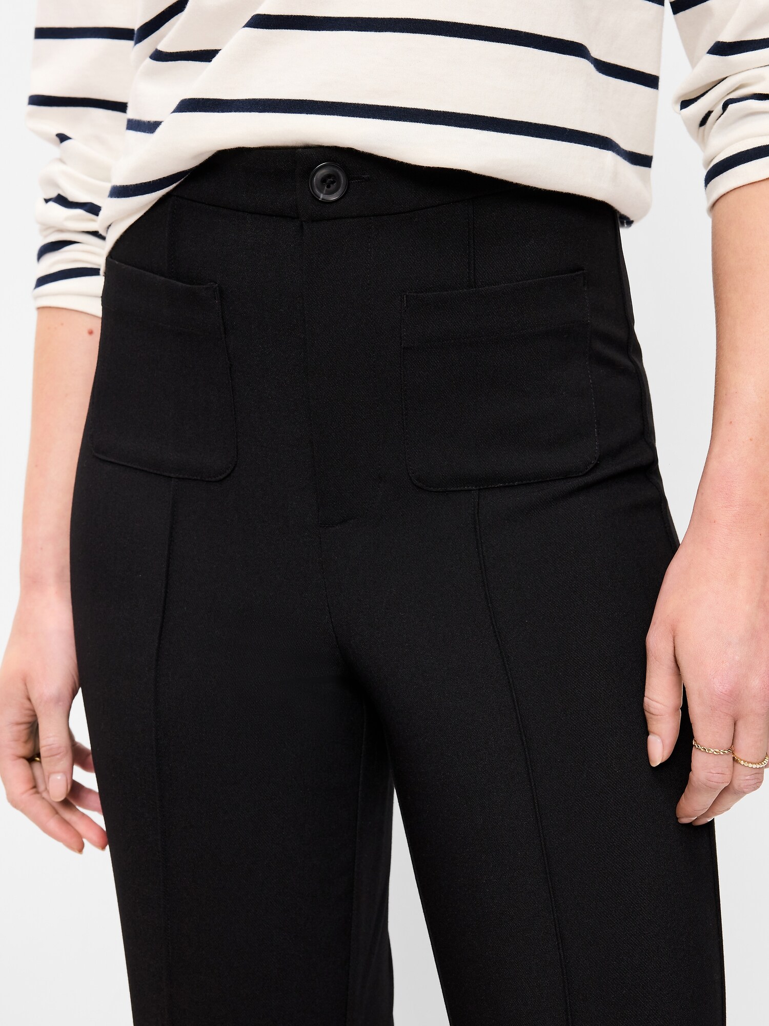 Женские брюки Old Navy High-Waisted Patch Pocket Flare, цвет: Чёрный — фото 4