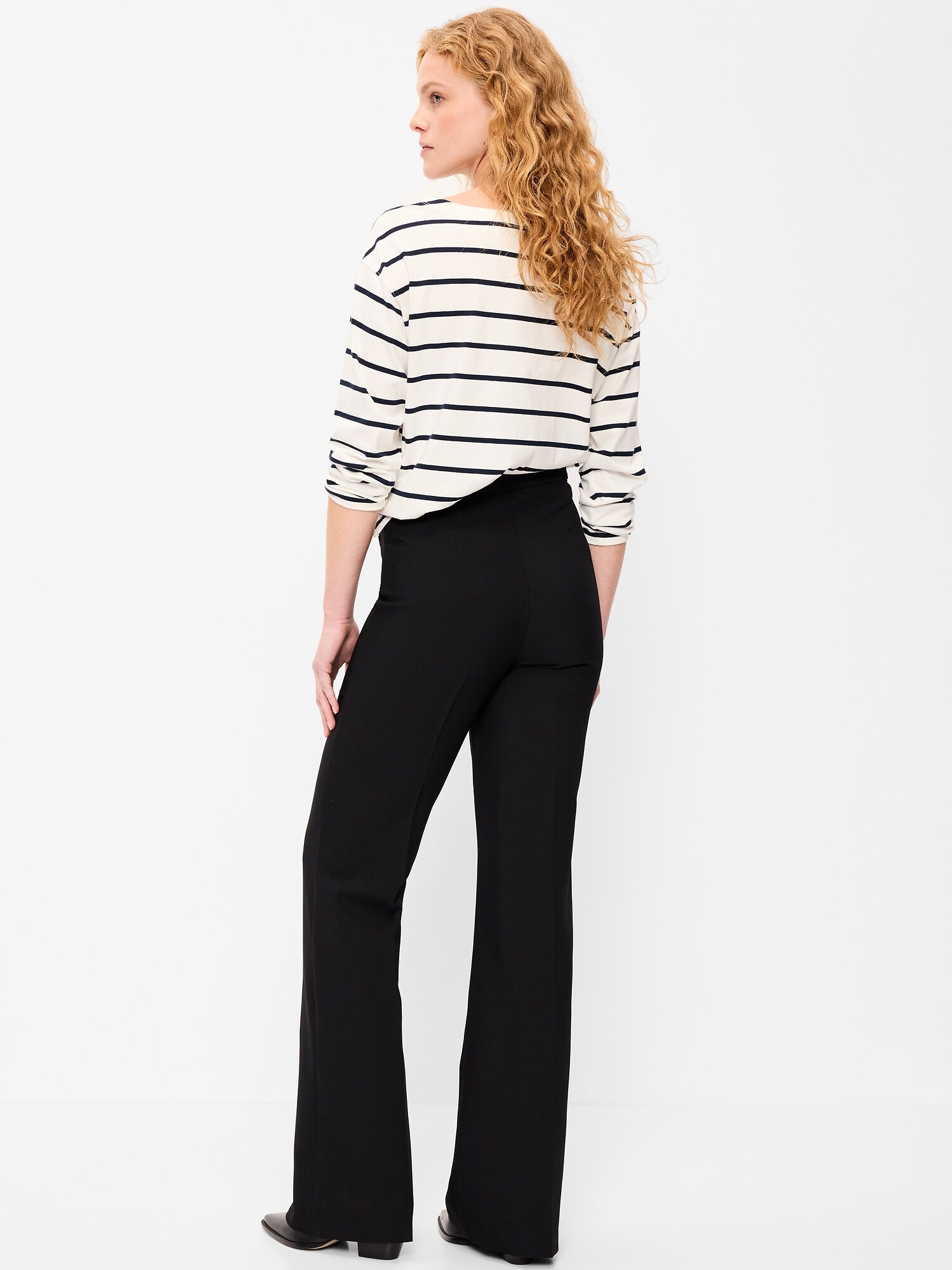 Женские брюки Old Navy High-Waisted Patch Pocket Flare, цвет: Чёрный — фото 3