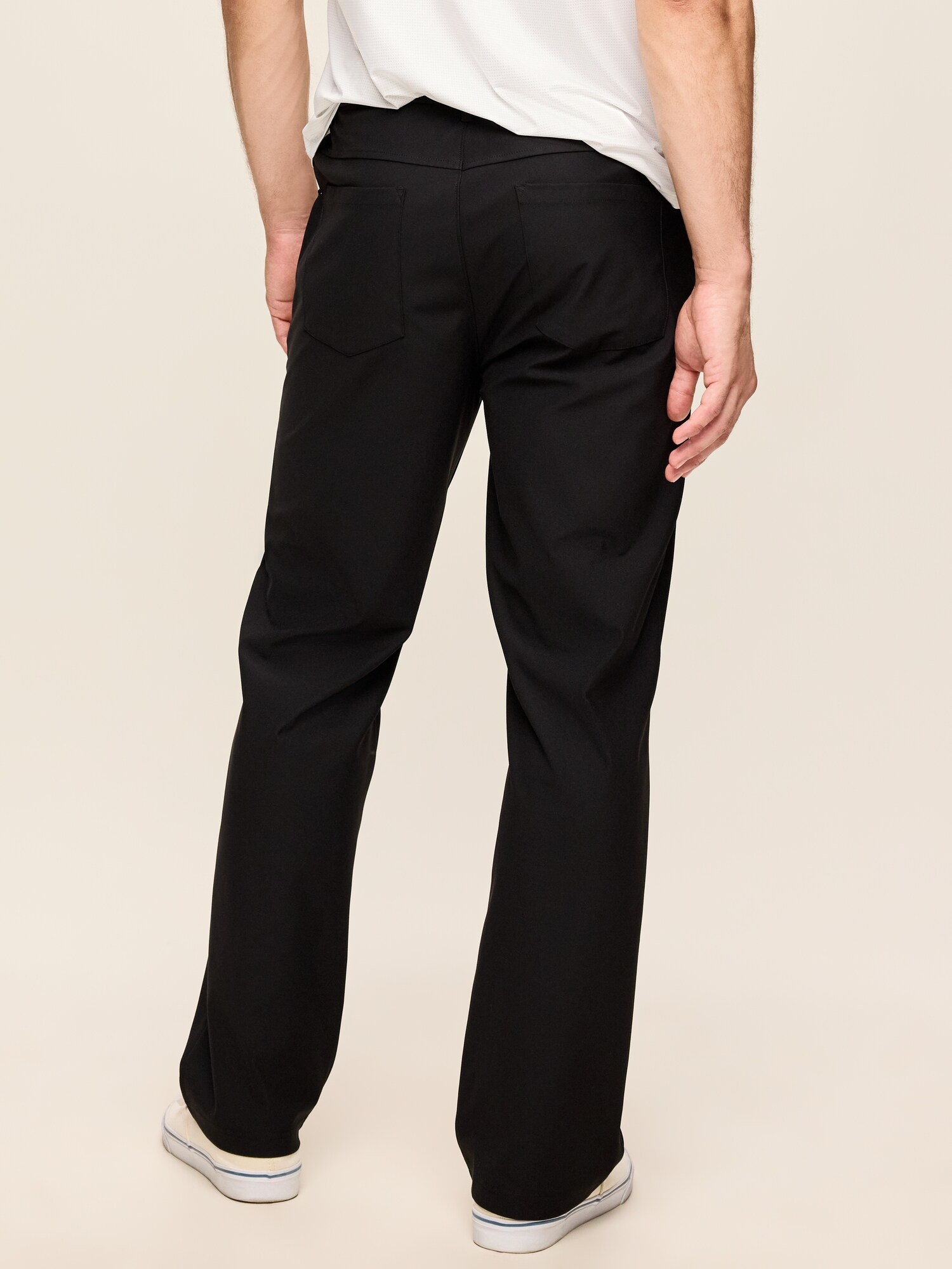Мужские брюки Old Navy Straight Tech Hybrid, цвет: Чёрный — фото 4