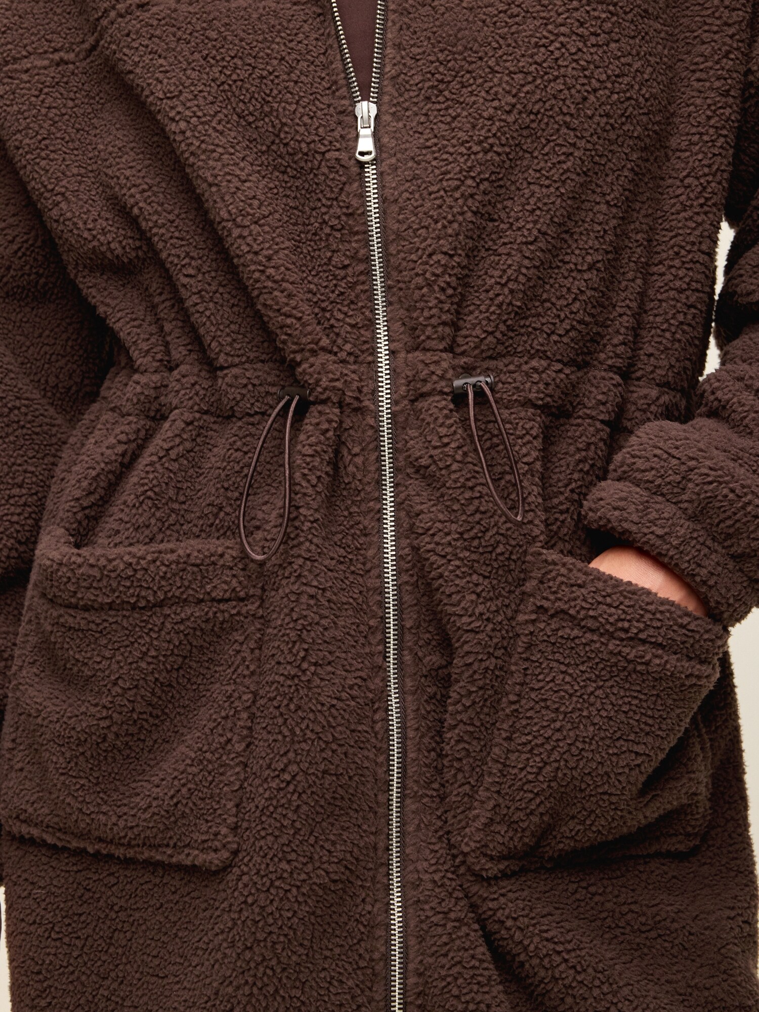 Женская куртка Old Navy Longline Sherpa, цвет: Чёрный кофейный — фото 4