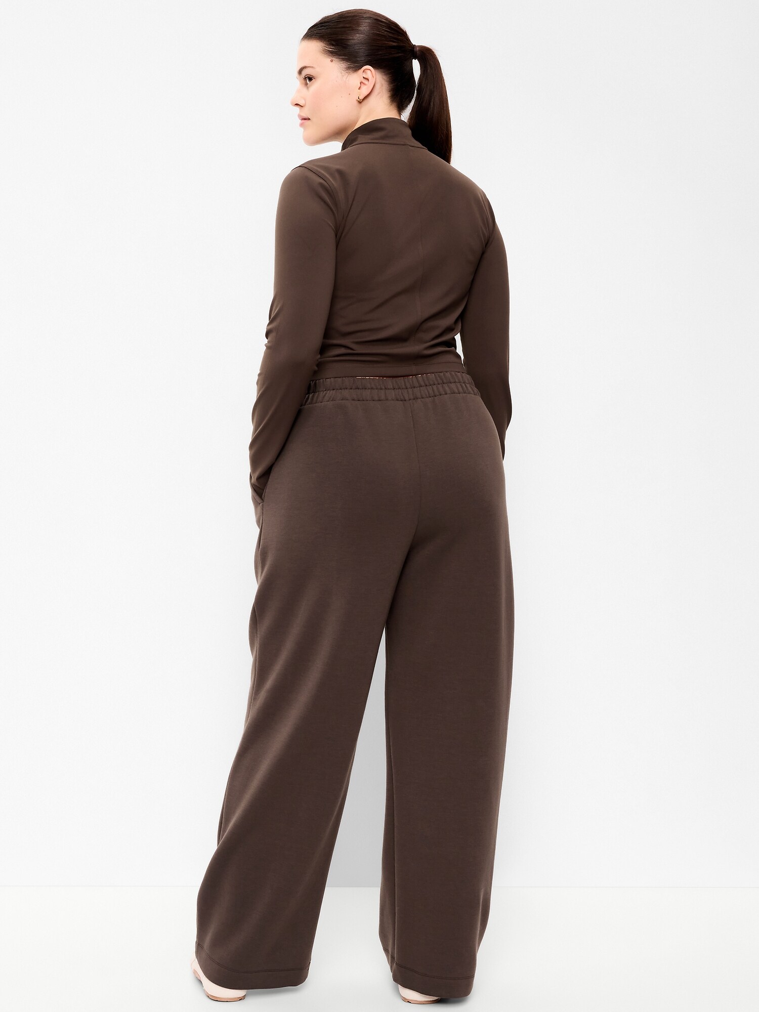 Женские брюки Old Navy High-Waisted Bounce Fleece Wide-Leg Sweatpants, цвет: Чёрный кофейный — фото 6