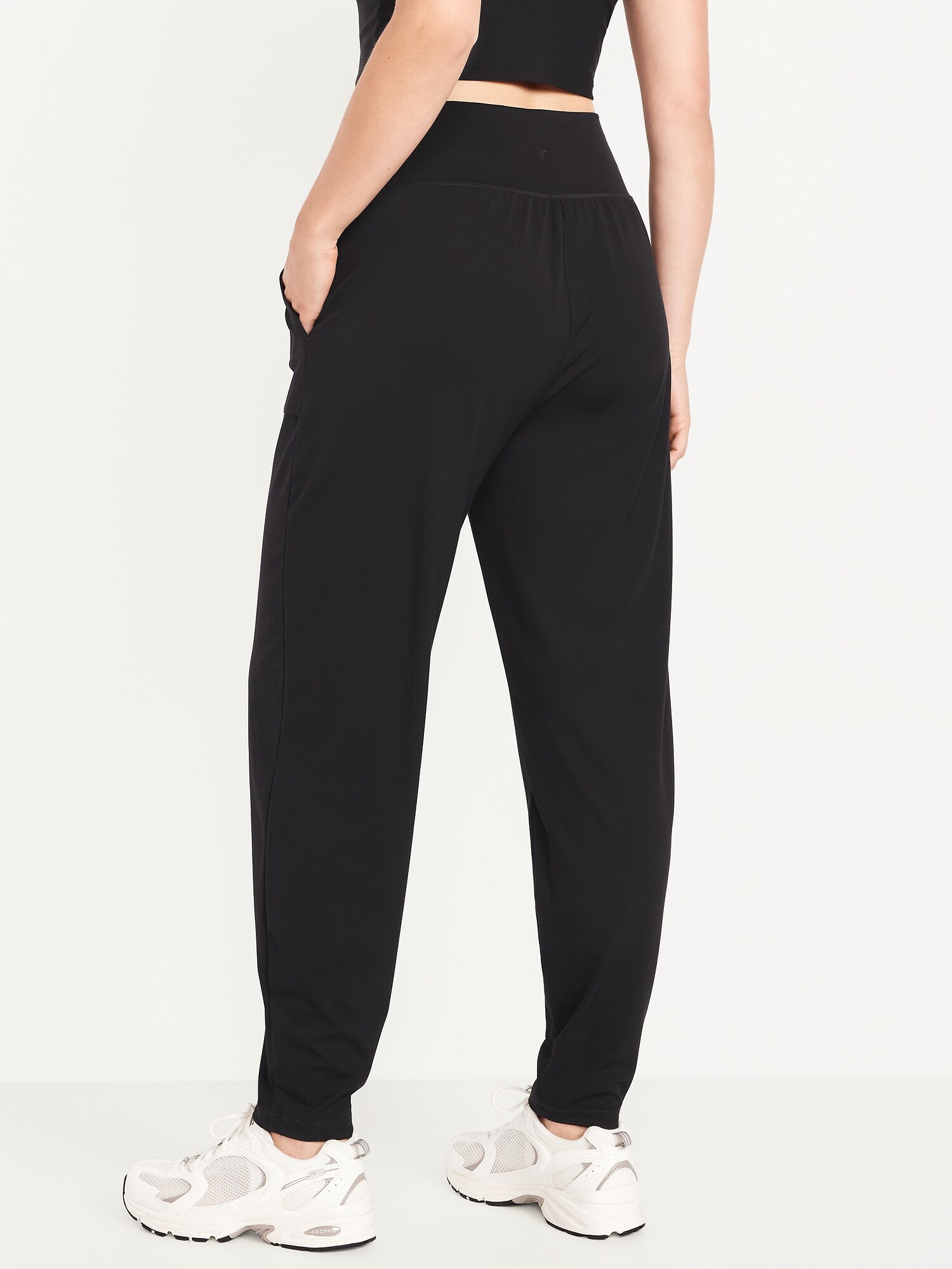 Женские брюки Old Navy High-Waisted StudioSmooth Jogger, цвет: Чёрный — фото 6