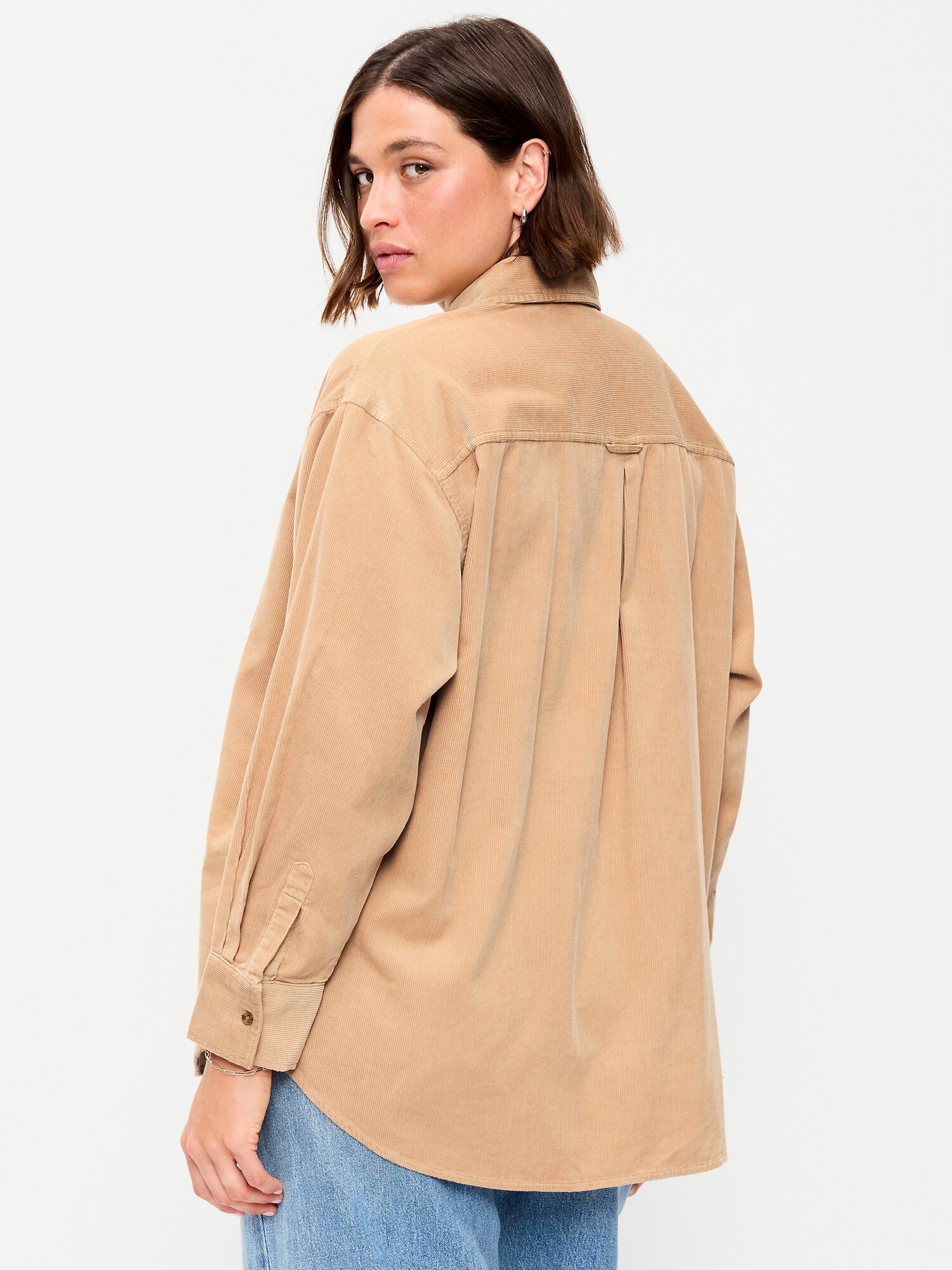 Женская рубашка Old Navy Oversized Boyfriend Button-Down Corduroy, цвет: Льняной — фото 6