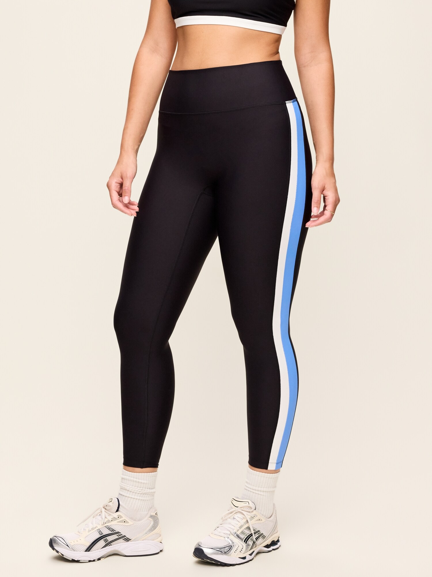 Женские леггинсы Old Navy High-Waisted PowerSoft Boundless 7/8 Leggings – No Front Seam, цвет: Чёрный — фото 6
