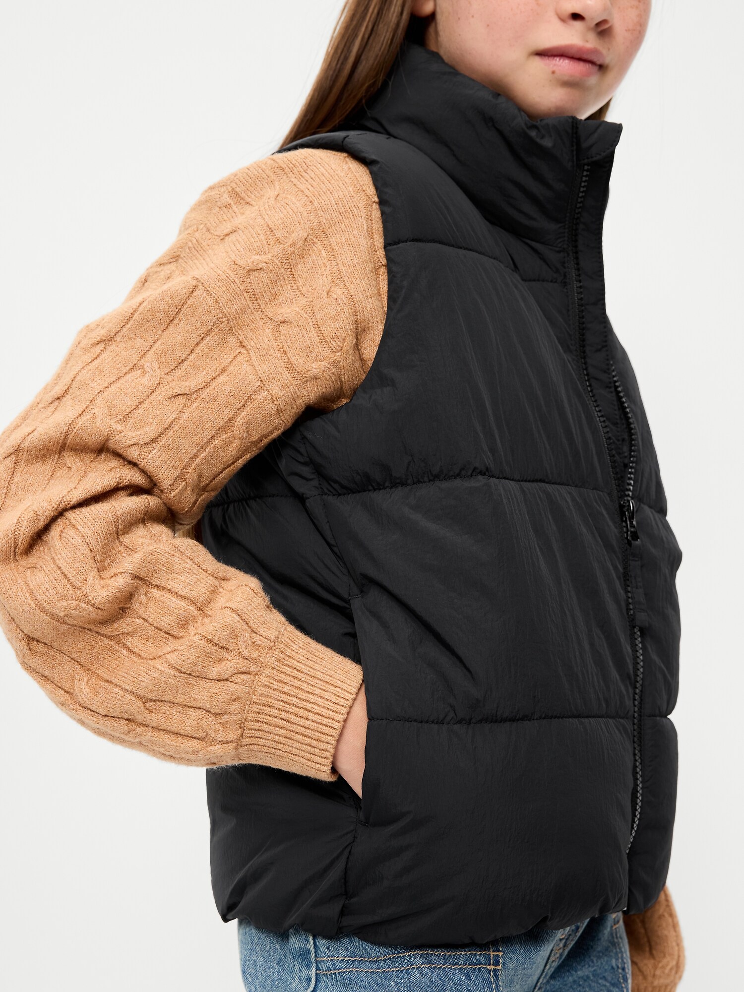Жилет Old Navy Water-Resistant Quilted Puffer Vest для девочек, цвет: Чёрный — фото 3