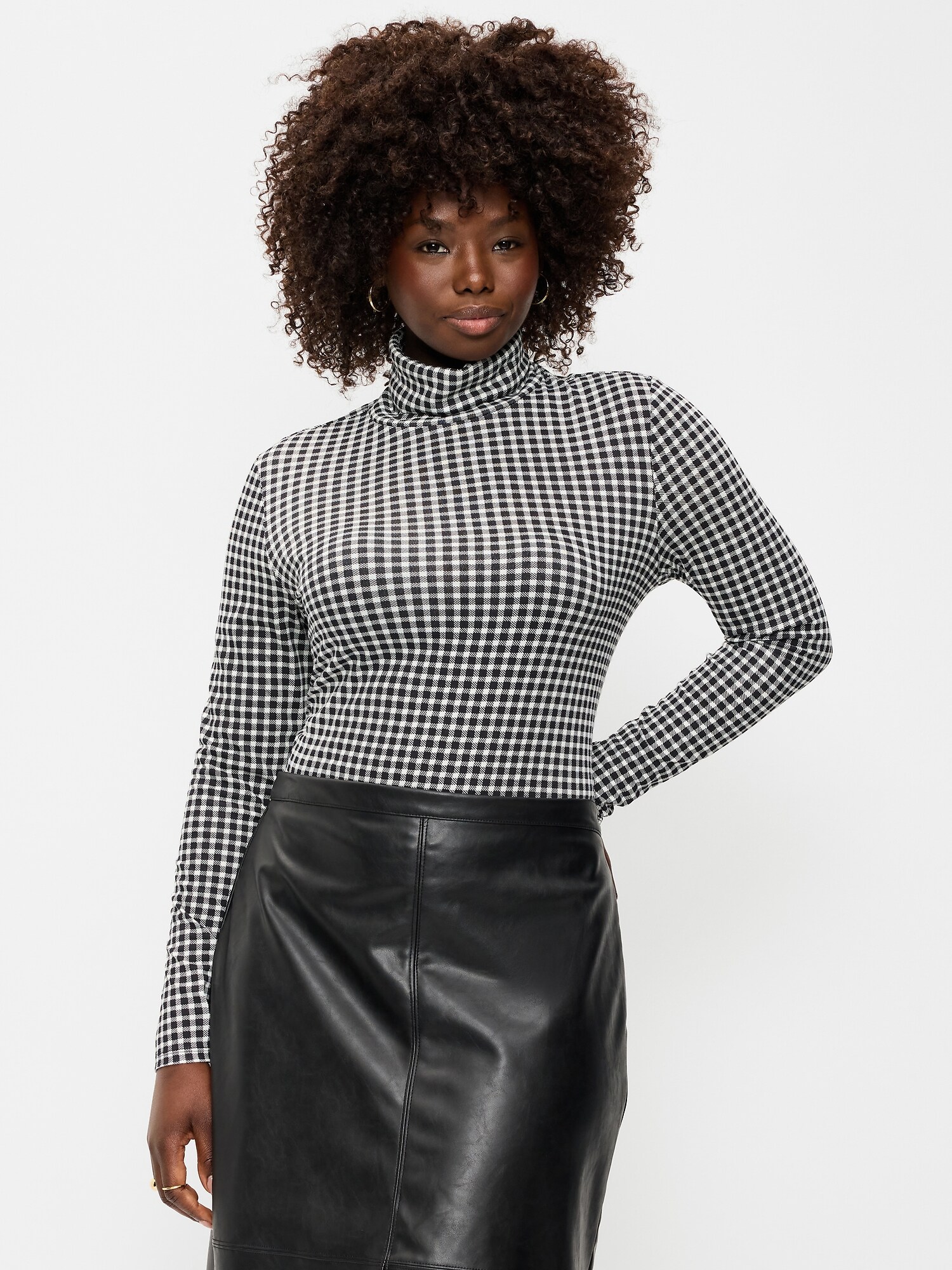 Женский топ Old Navy Slim-Fit Ribbed Turtleneck, цвет: Чёрный / Чёрный в мелкую клетку — фото 5