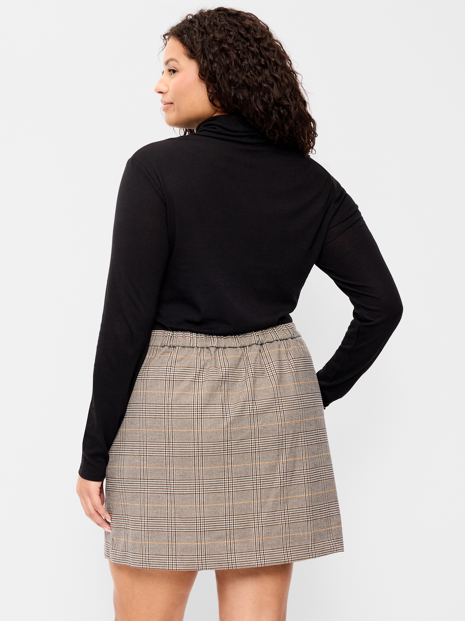 Slim-Fit Ribbed Turtleneck