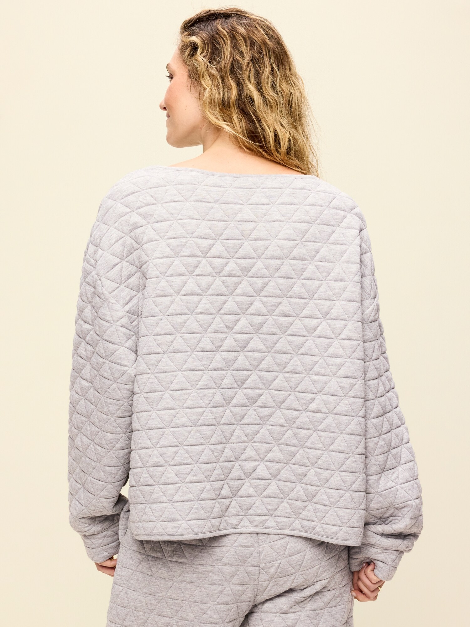 Женский свитшот Old Navy Quilted Bounce Boatneck, цвет: Меланжевый серый — фото 2