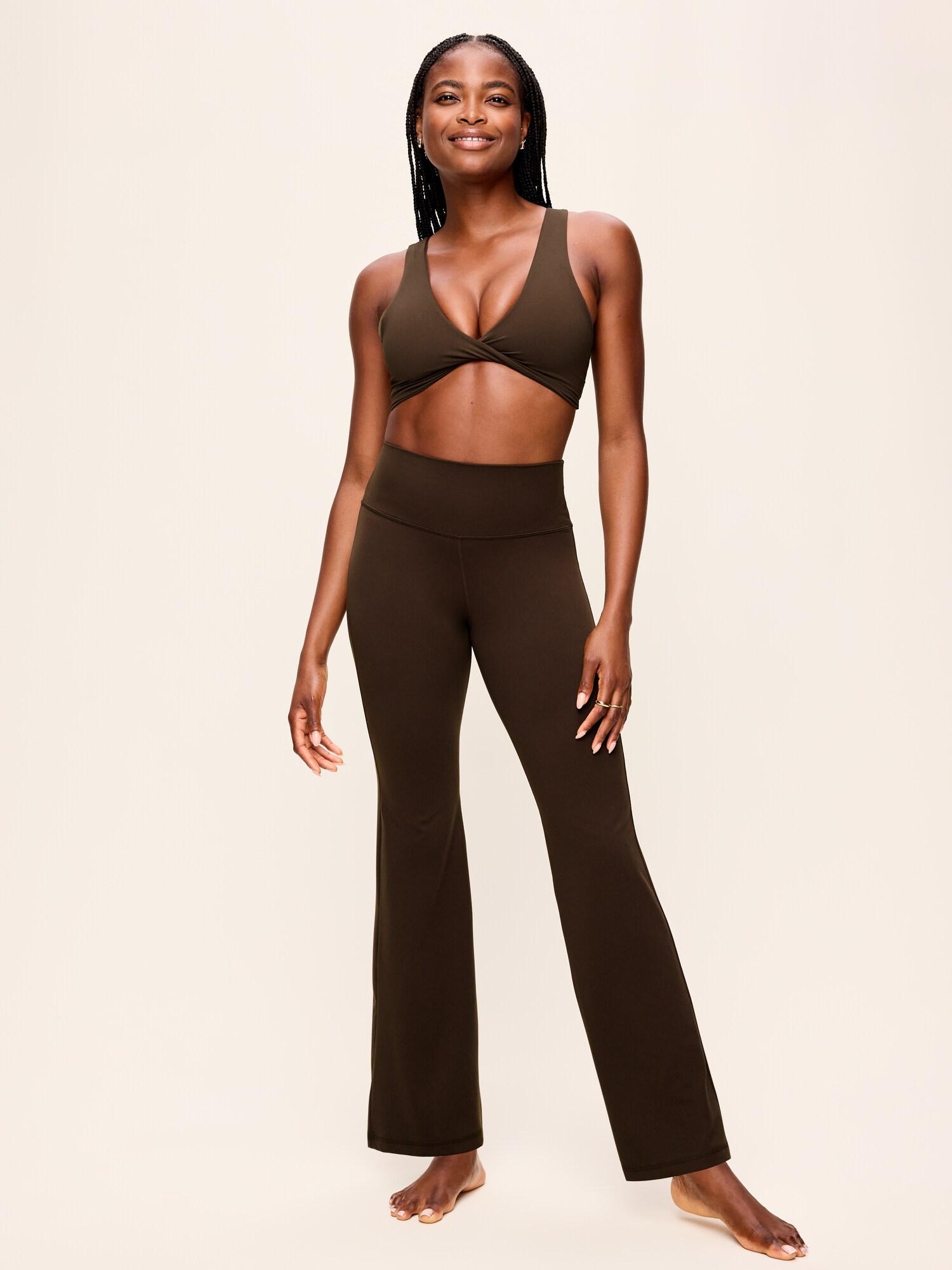 Женские леггинсы Old Navy High-Waisted StudioSmooth Flare, цвет: Чёрный кофейный — фото 2