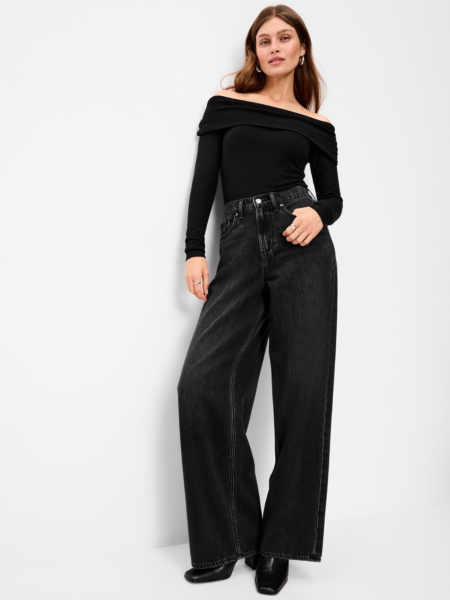Off-The-Shoulder Long-Sleeve Fitted Top