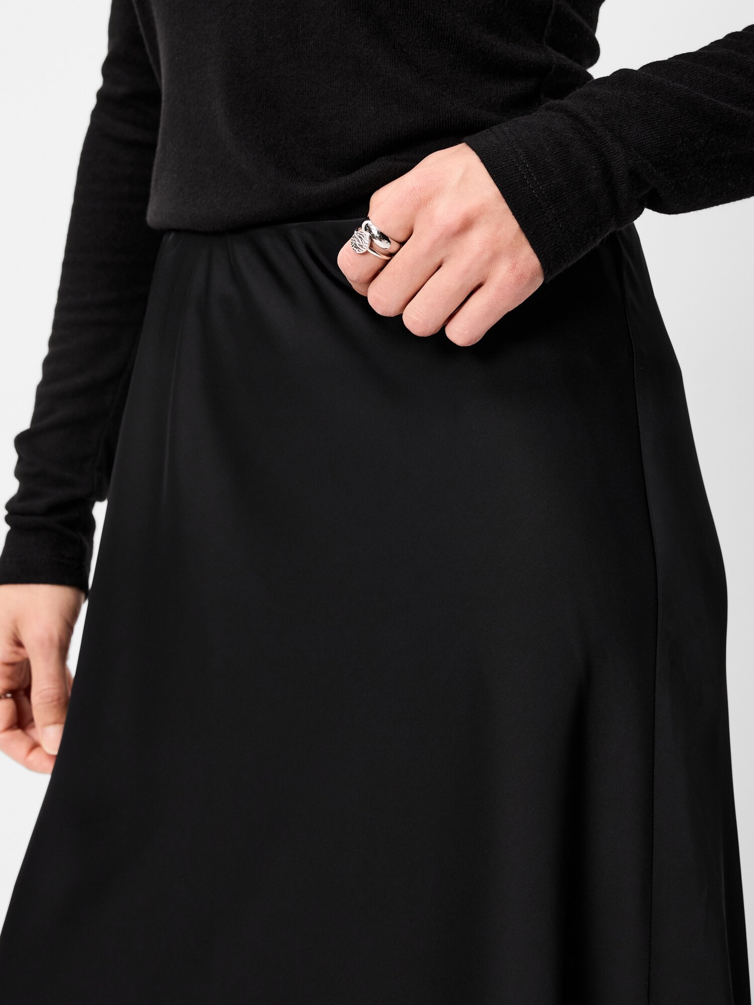 Женская юбка Old Navy Satin A-Line Maxi, цвет: Чёрный — фото 4