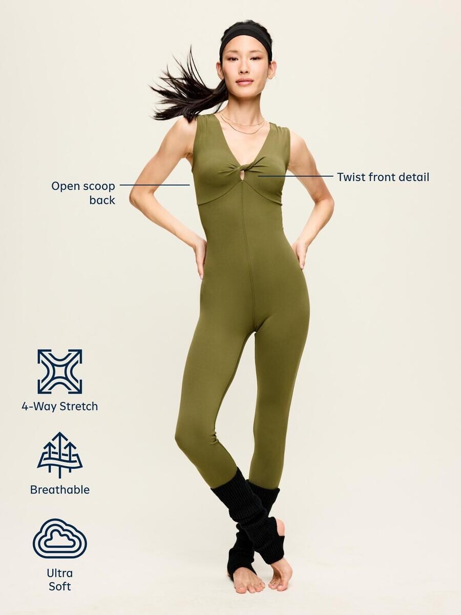 Женский комбинезон Old Navy StudioSmooth Twist-Front Jumpsuit, цвет: Чёрный — фото 6