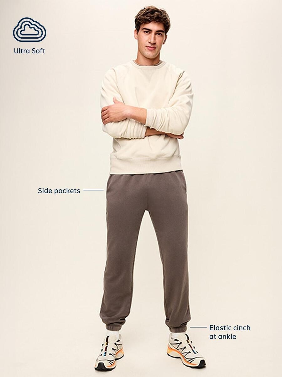 Мужские брюки Old Navy Lived-In Pro Jogger Sweatpants, цвет: Чёрный — фото 4