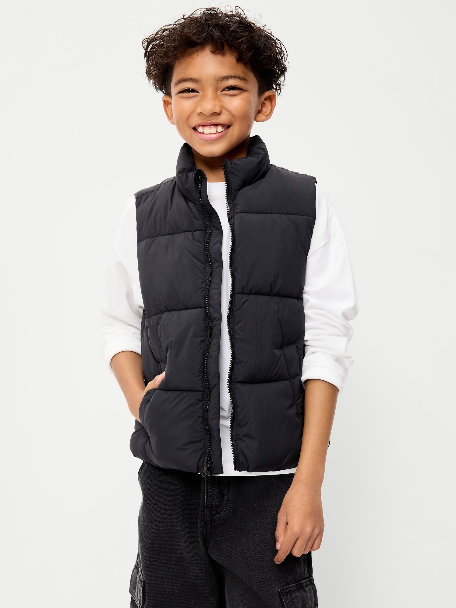 Жилет Old Navy Frost-Free Water-Resistant Puffer Vest для мальчиков, цвет: Чёрный